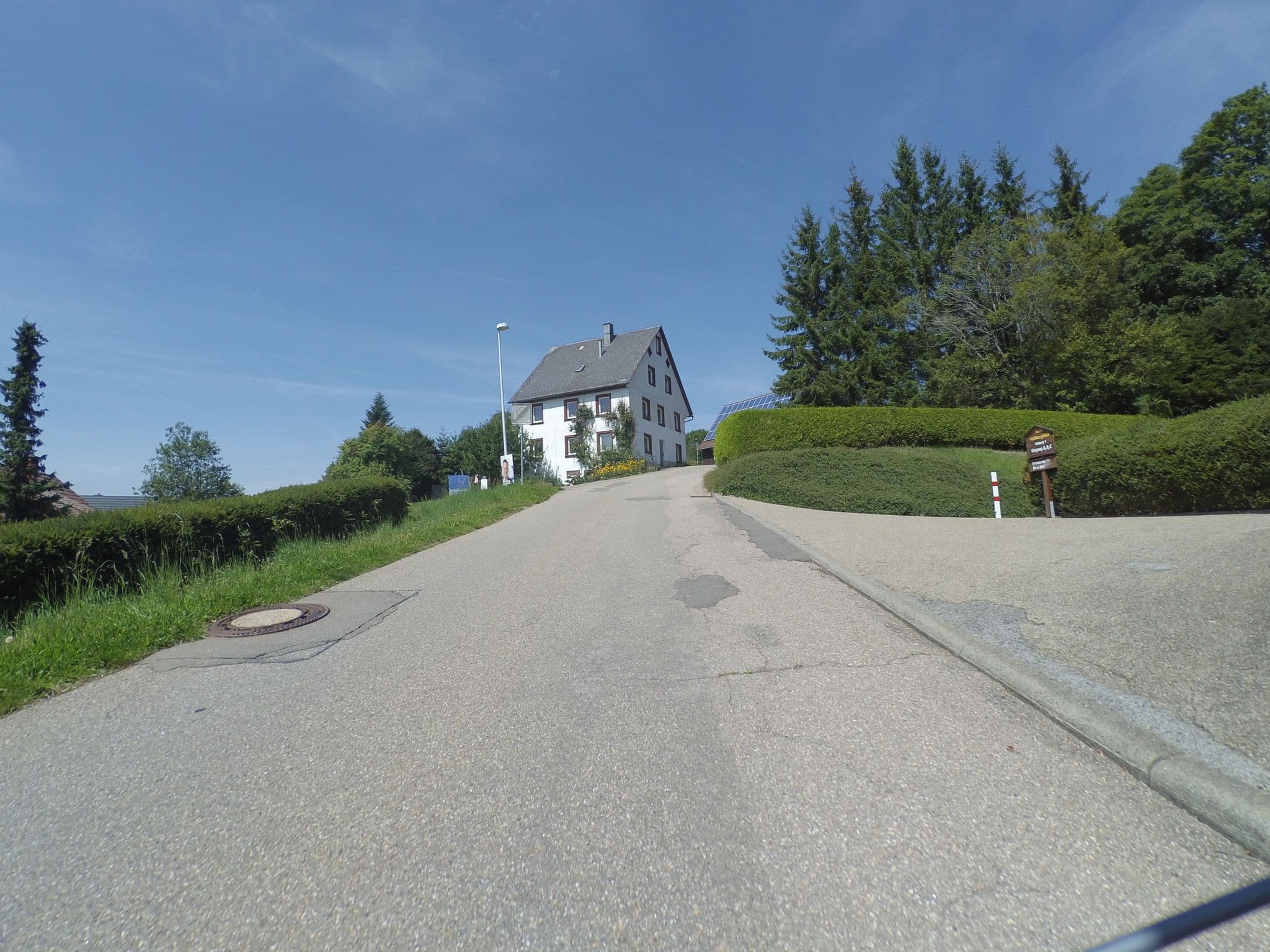 Street view near Appartementhaus Feldbergblick, Lenzkirch — © peewee32 (CC BY-SA · Mapillary)