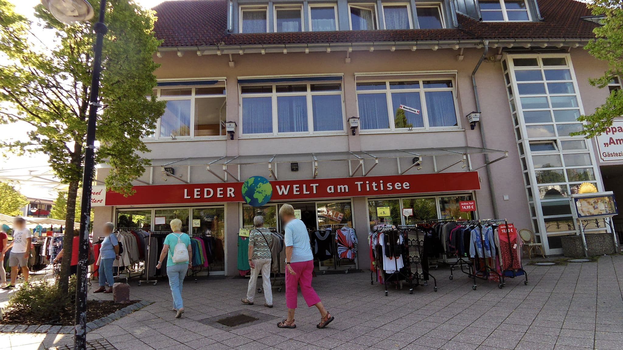 Street view near Hubertus, G. und H., Hinterzarten — © dcp (CC BY-SA · Mapillary)