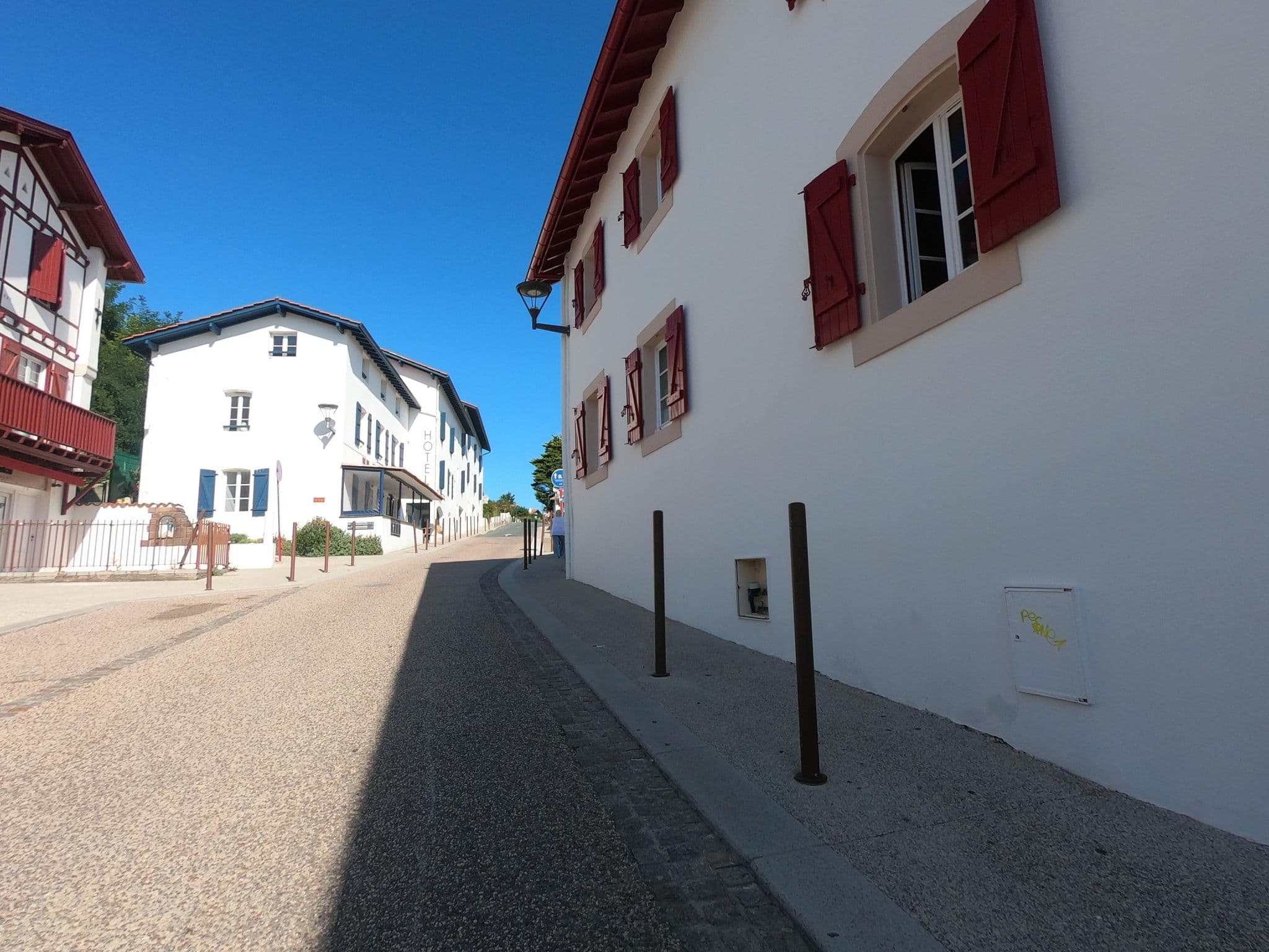 Street view near Hôtel Du Fronton, Bidart — © txominh (CC BY-SA · Mapillary)