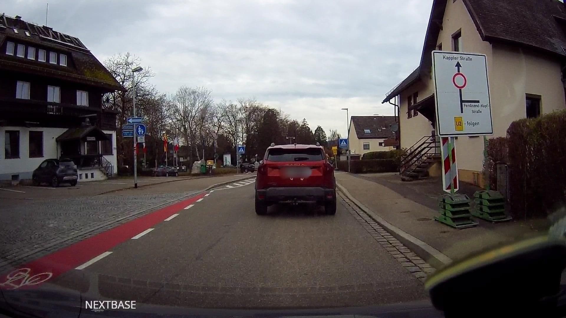 Street view near INVITE Hotel Löwen Freiburg, Kirchzarten — © derlipper (CC BY-SA · Mapillary)