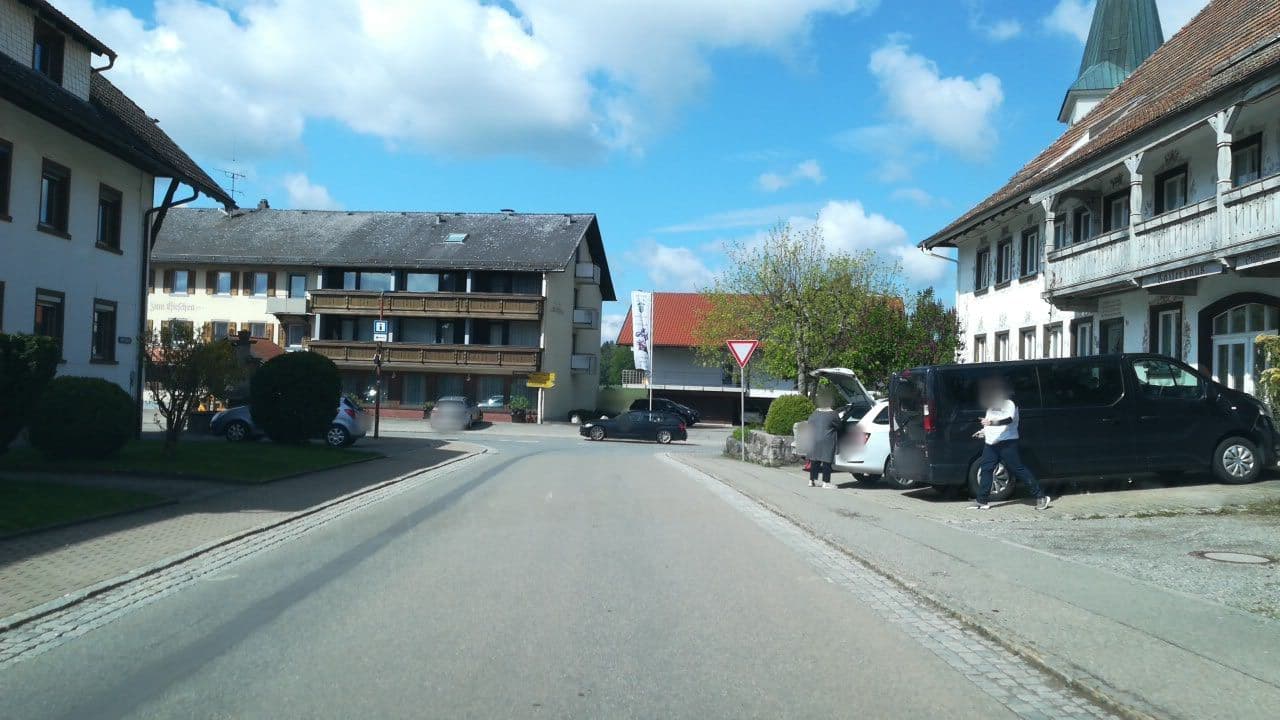 Street view near Pension Kaiserhaus, Ühlingen-Birkendorf — © mr4703 (CC BY-SA · Mapillary)