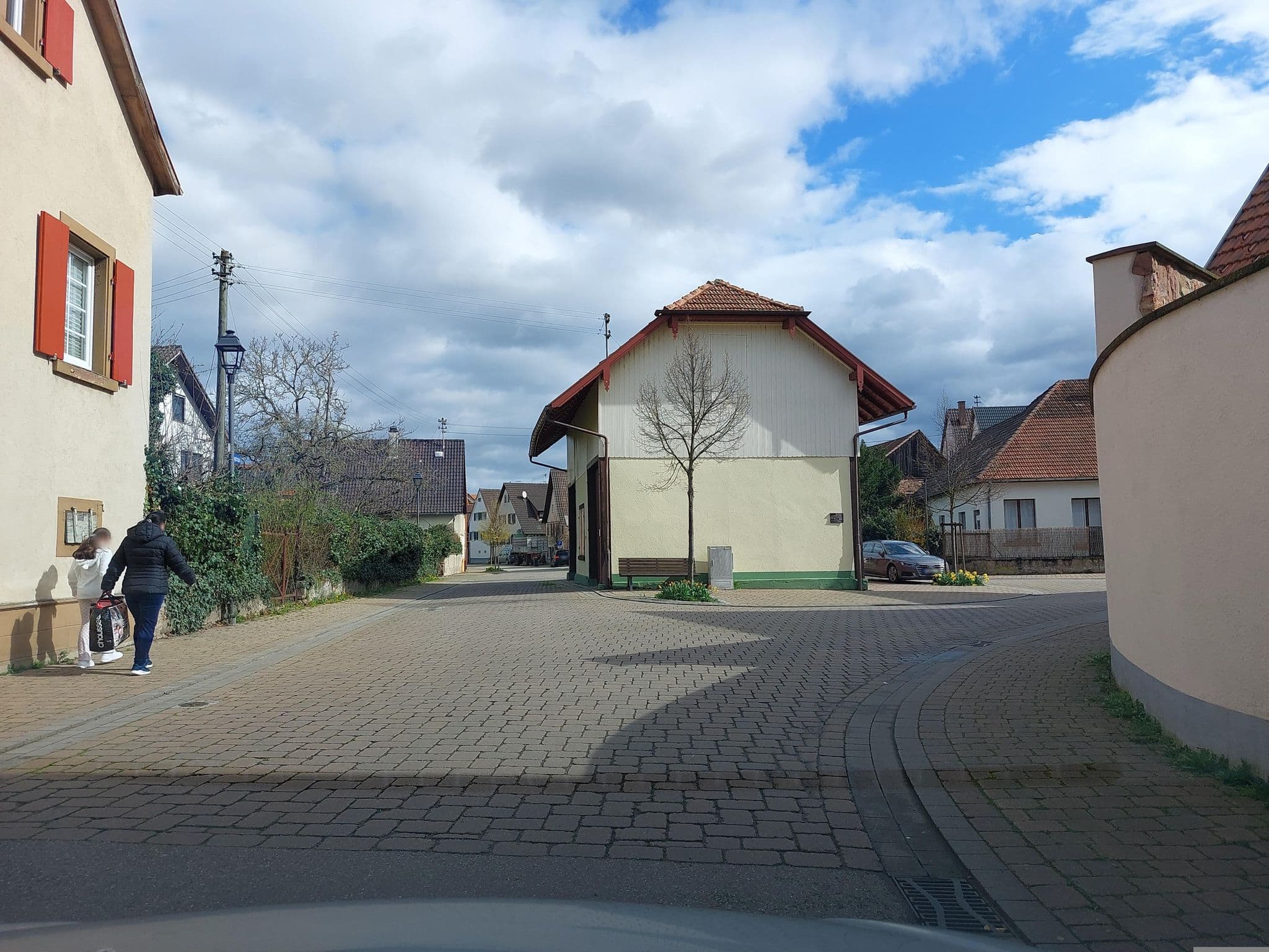 Street view near Storchenhof, Teningen — © fxesbg (CC BY-SA · Mapillary)