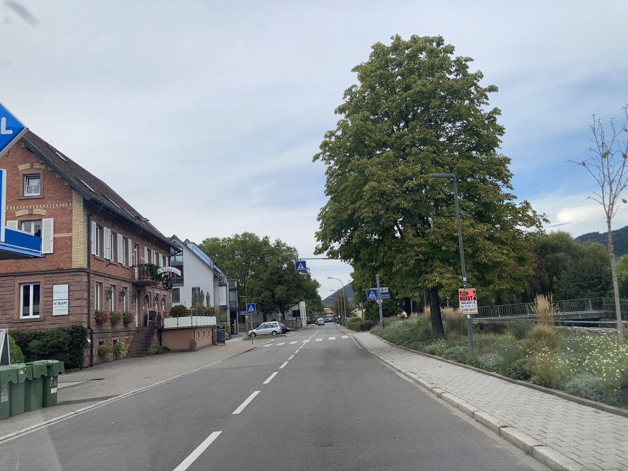 Street view near City-Hotel, Haslach im Kinzigtal — © tasmaniadevil (CC BY-SA · Mapillary)