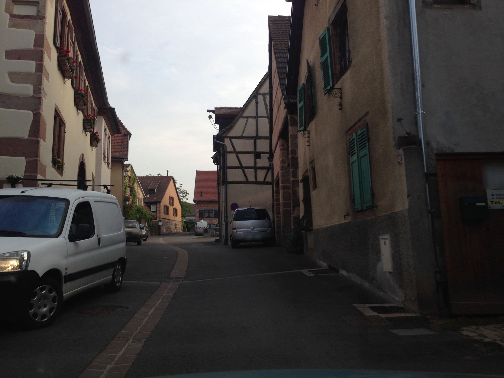 Street view near Le Schlossberg, Riquewihr — © ghirlemann (CC BY-SA · Mapillary)