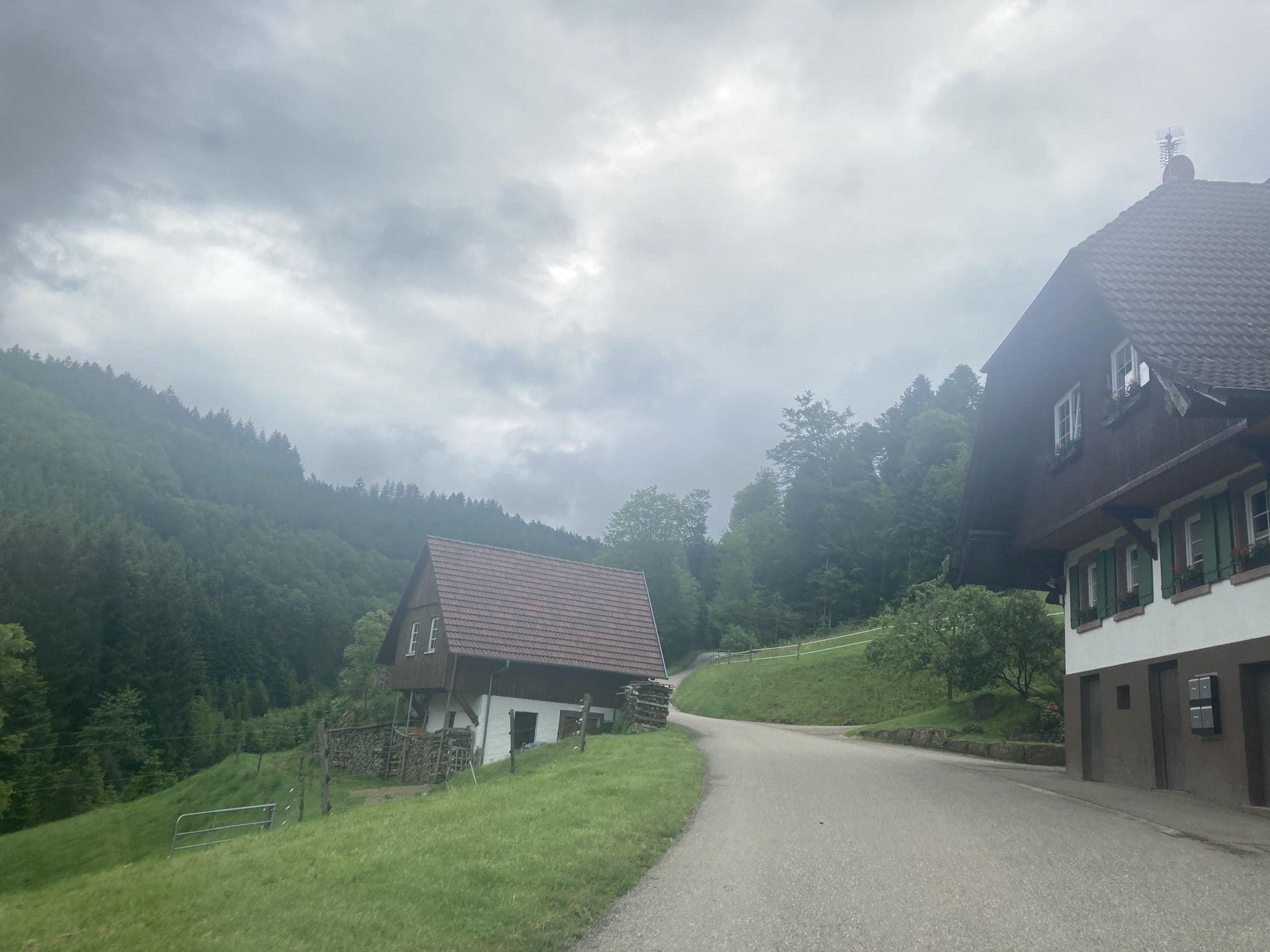 Street view near Ferienwohnung Armbruster, Oberharmersbach — © tasmaniadevil (CC BY-SA · Mapillary)