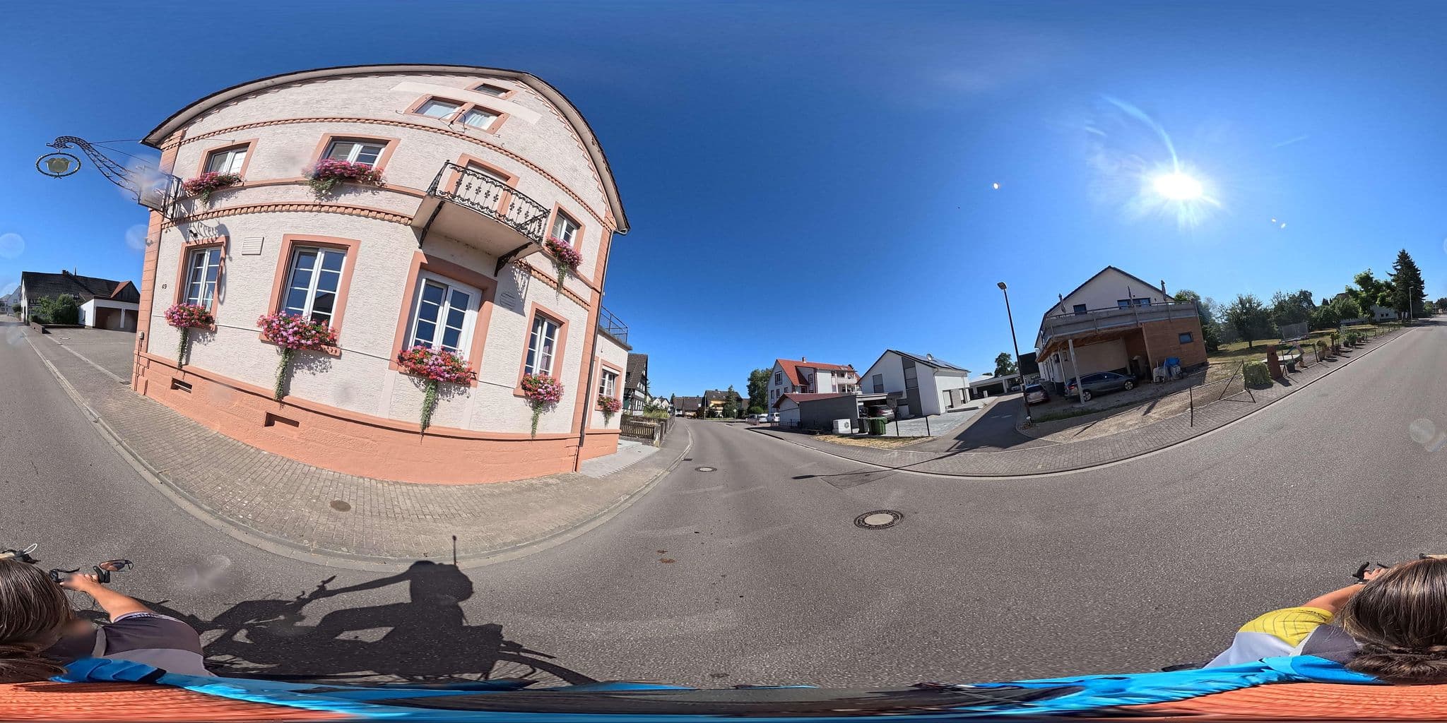 Street view near Blume, Kork — © karthoo (CC BY-SA · Mapillary)