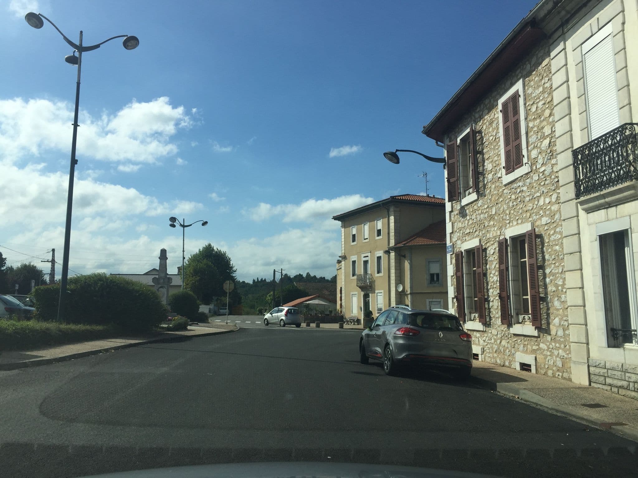 Street view near Hôtel de France, Gourdan-Polignan — © pgiraud (CC BY-SA · Mapillary)