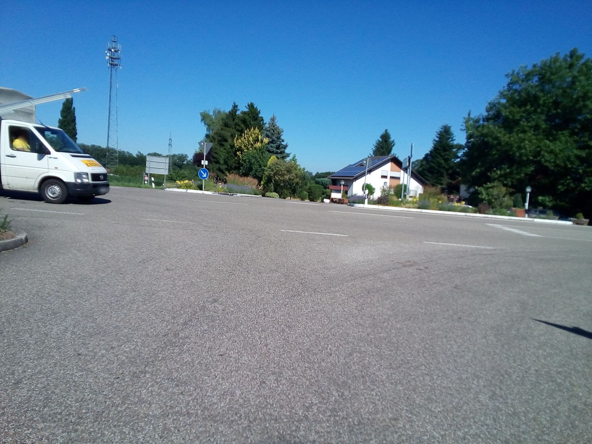 Street view near Hotel Landgasthof Ratz, Rheinau — © karthoo (CC BY-SA · Mapillary)