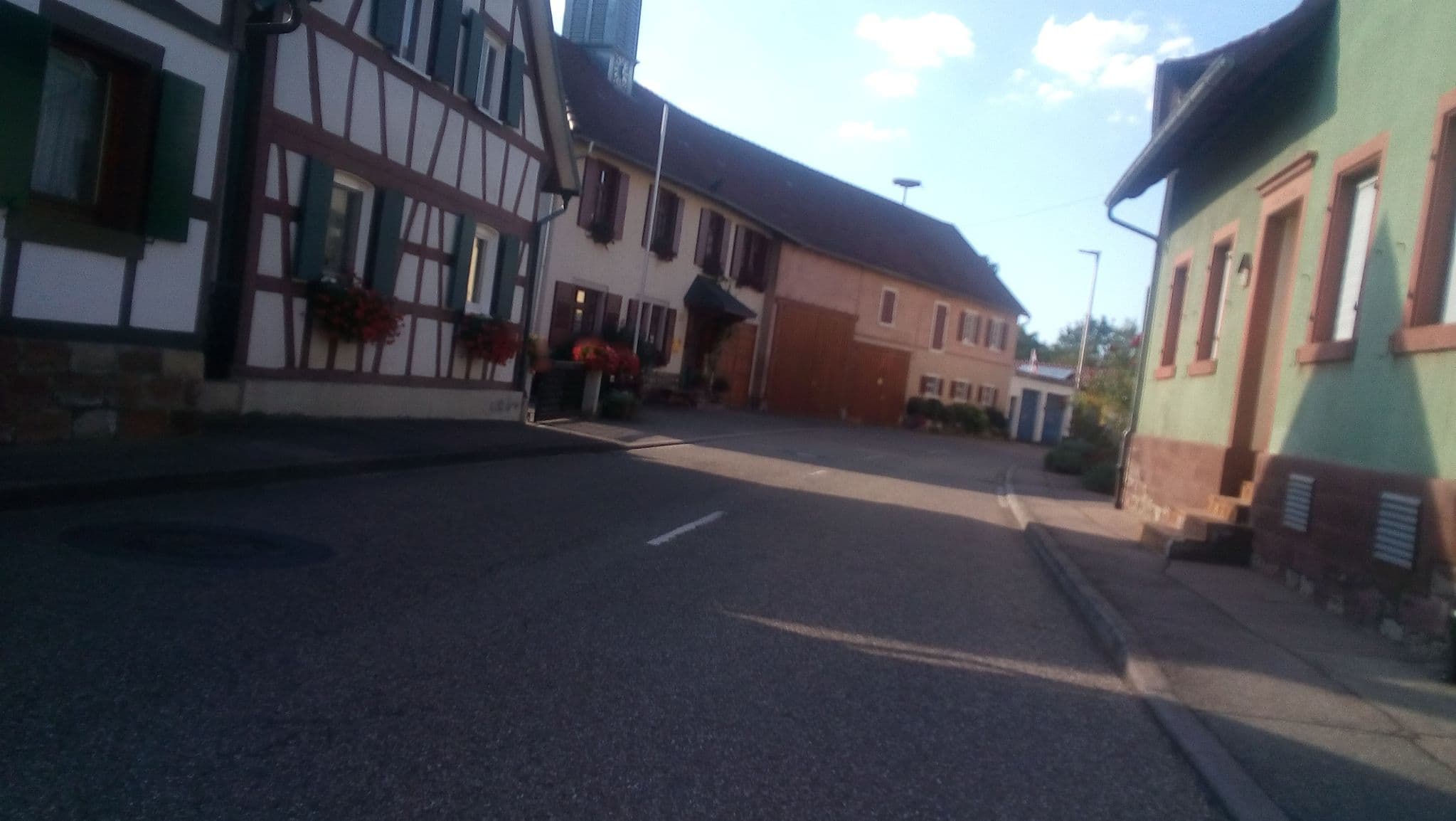 Street view near Dreamland, Rheinau — © karthoo (CC BY-SA · Mapillary)