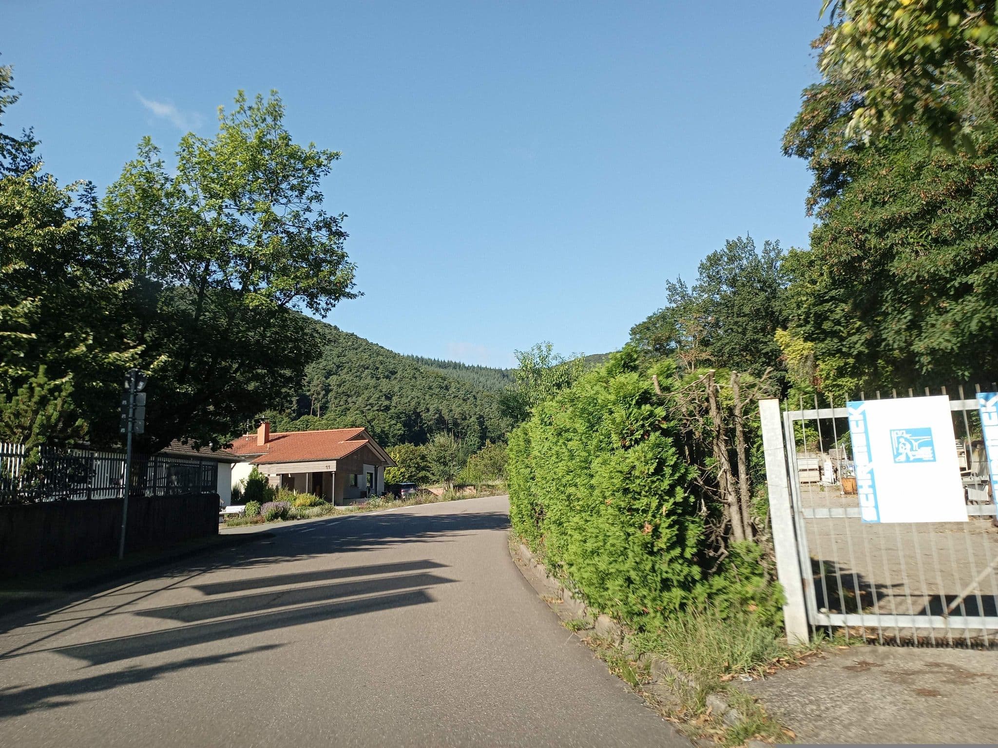 Street view near Ferienwohnungen Tauscher, Sankt Martin — © atze02 (CC BY-SA · Mapillary)