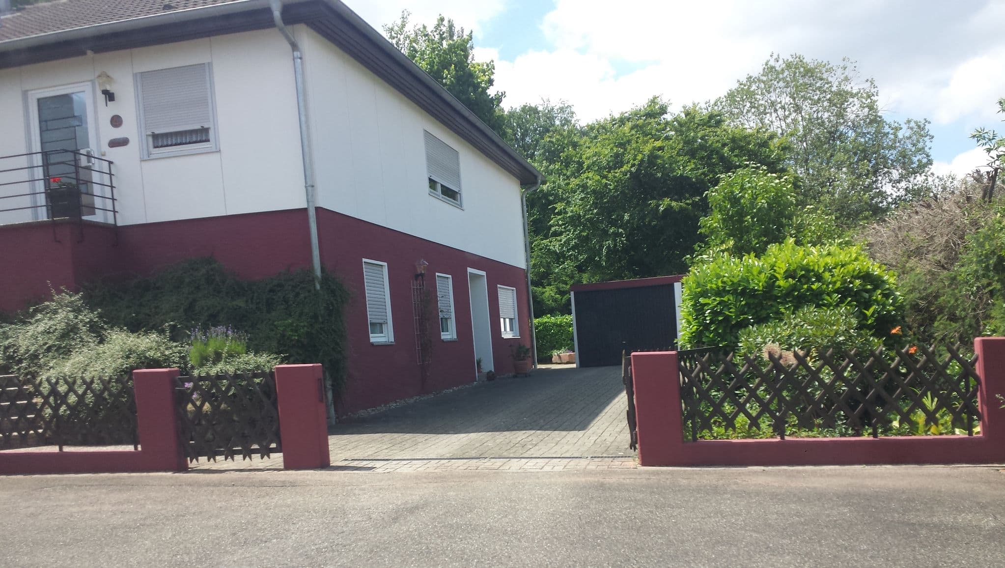 Street view near Hexenhäuschen, Annweiler am Trifels — © wegavision (CC BY-SA · Mapillary)