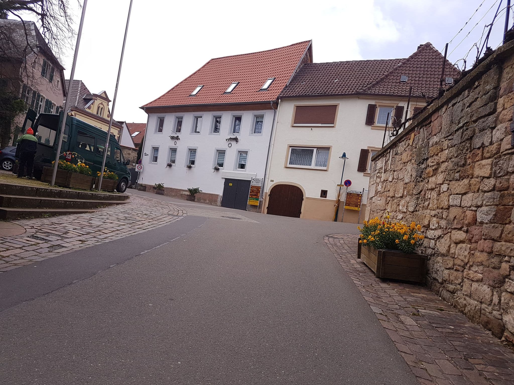 Street view near Rosemarie Eifler-Bollen, Albersweiler — © changchun1 (CC BY-SA · Mapillary)