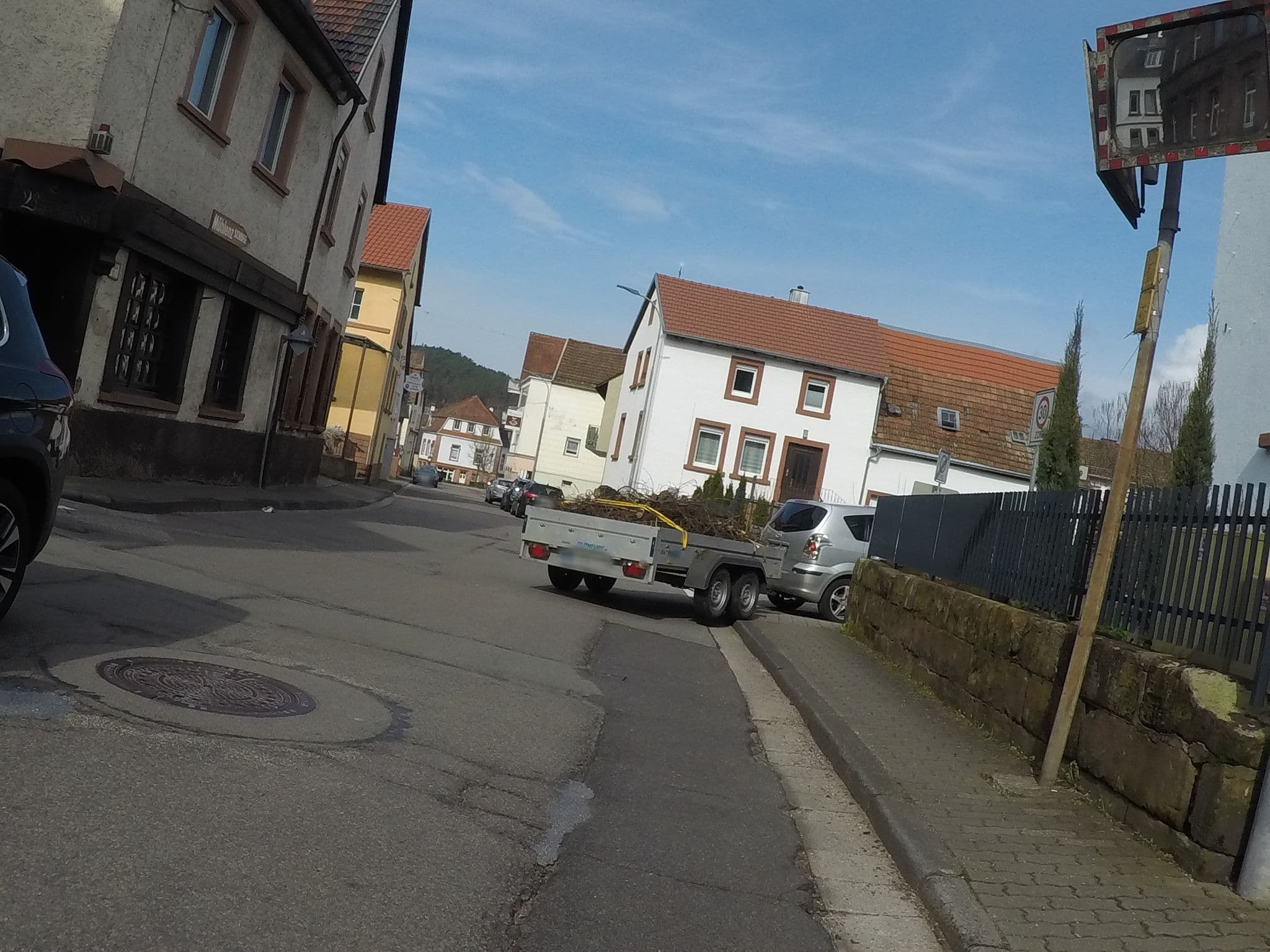 Street view near Hengen Gästetelefon Ferienwohnung im Oberdorf, Hauenstein — © mfk (CC BY-SA · Mapillary)