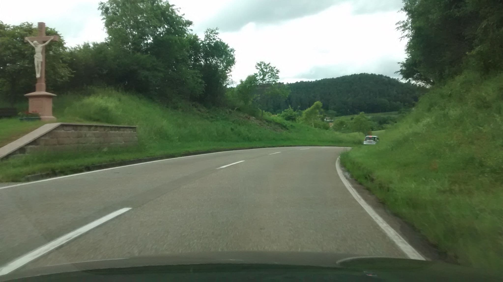Street view near Hotelpension Tannenhof, Busenberg — © loneship (CC BY-SA · Mapillary)
