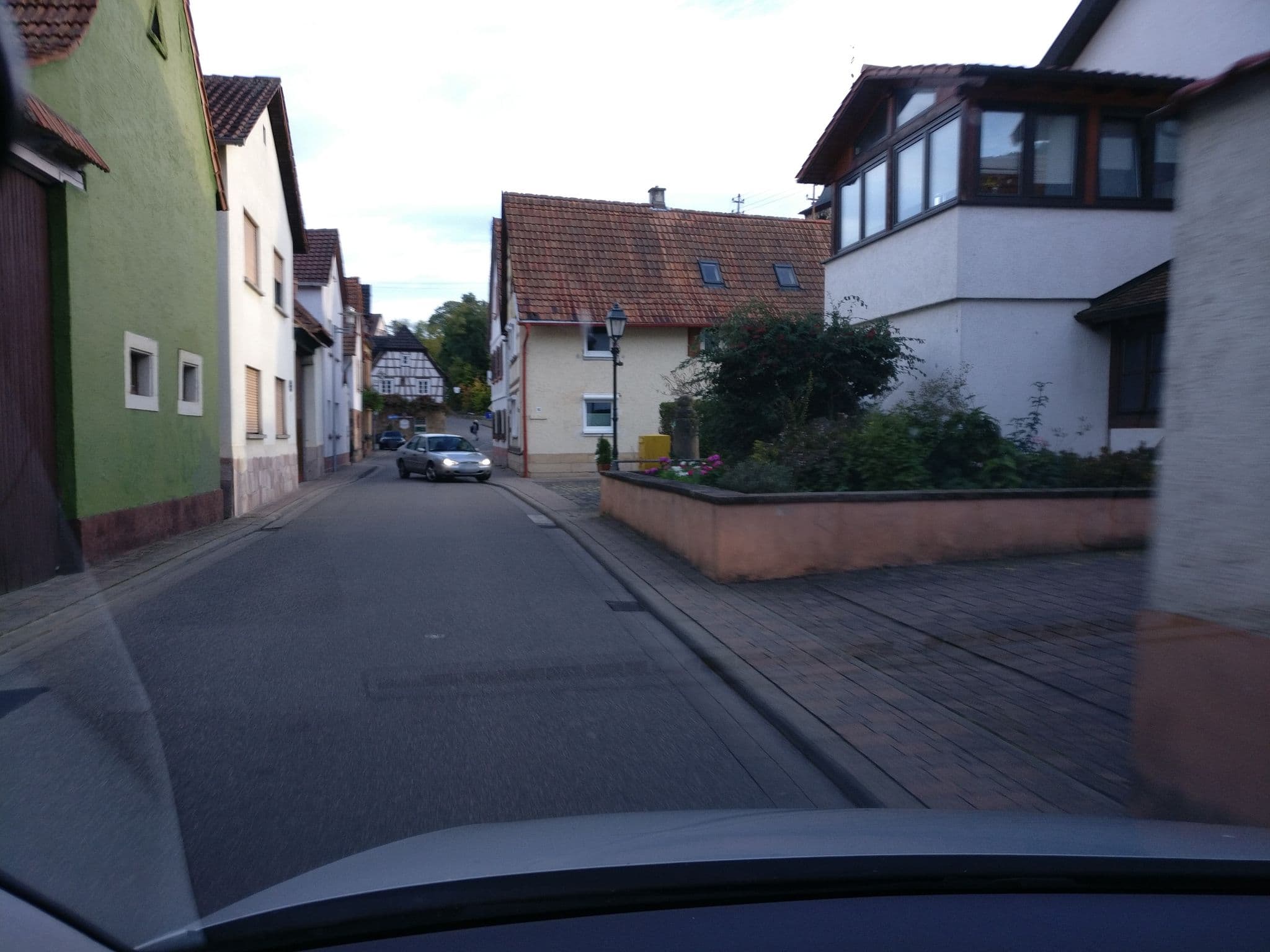 Street view near Ferienwohnung Fam. Reichert, Bad Bergzabern — © dnaiel (CC BY-SA · Mapillary)