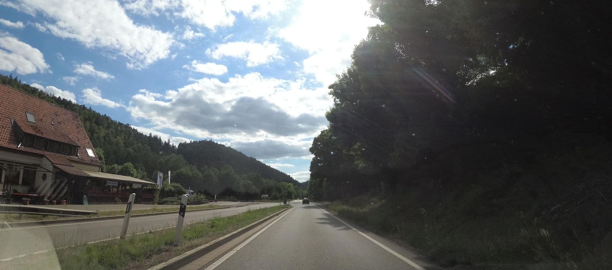 Street view near Landgasthaus Frauenstein, Hinterweidenthal — © teddy73 (CC BY-SA · Mapillary)