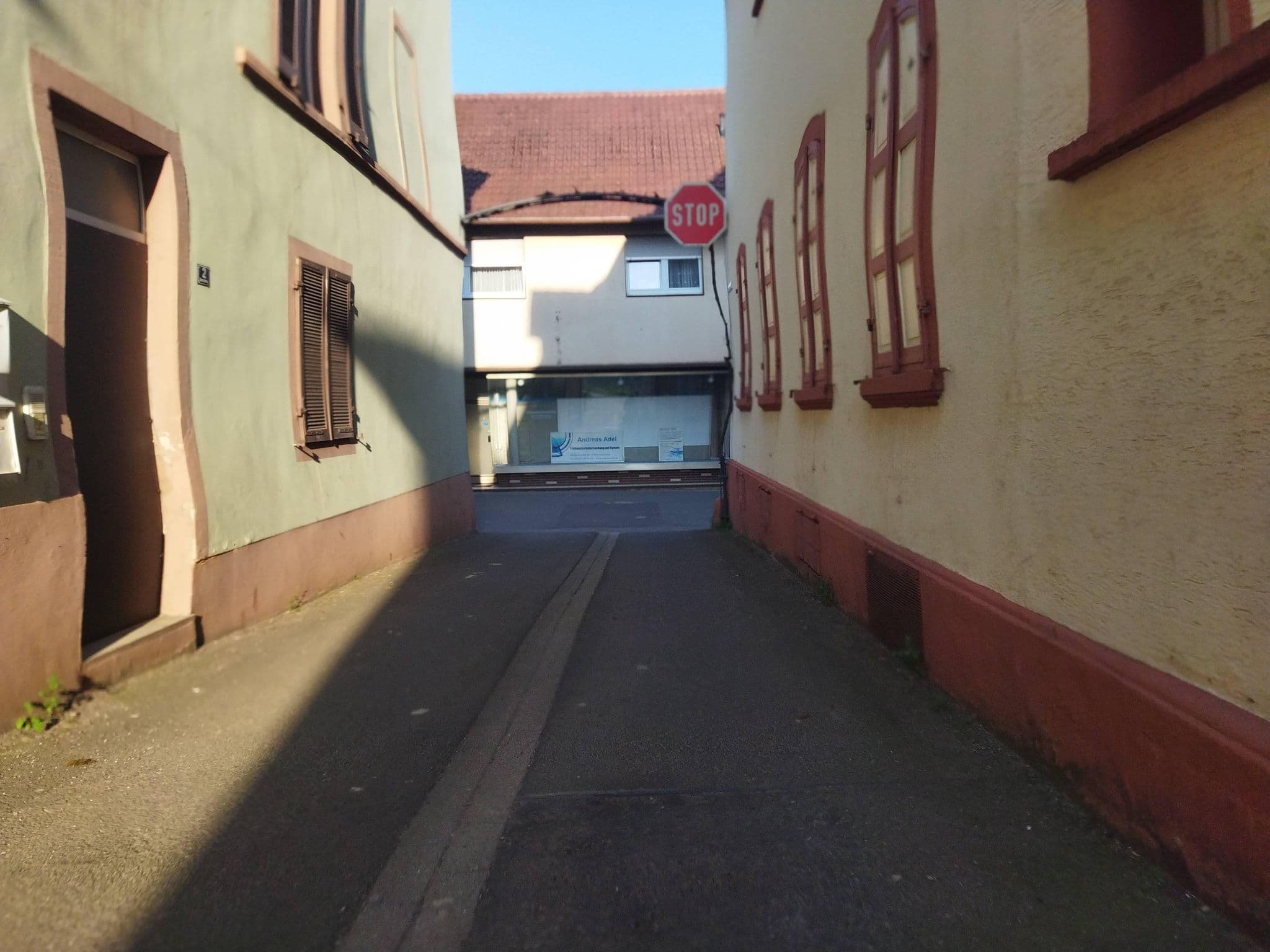 Street view near Zum Tivoli, Edenkoben — © changchun1 (CC BY-SA · Mapillary)