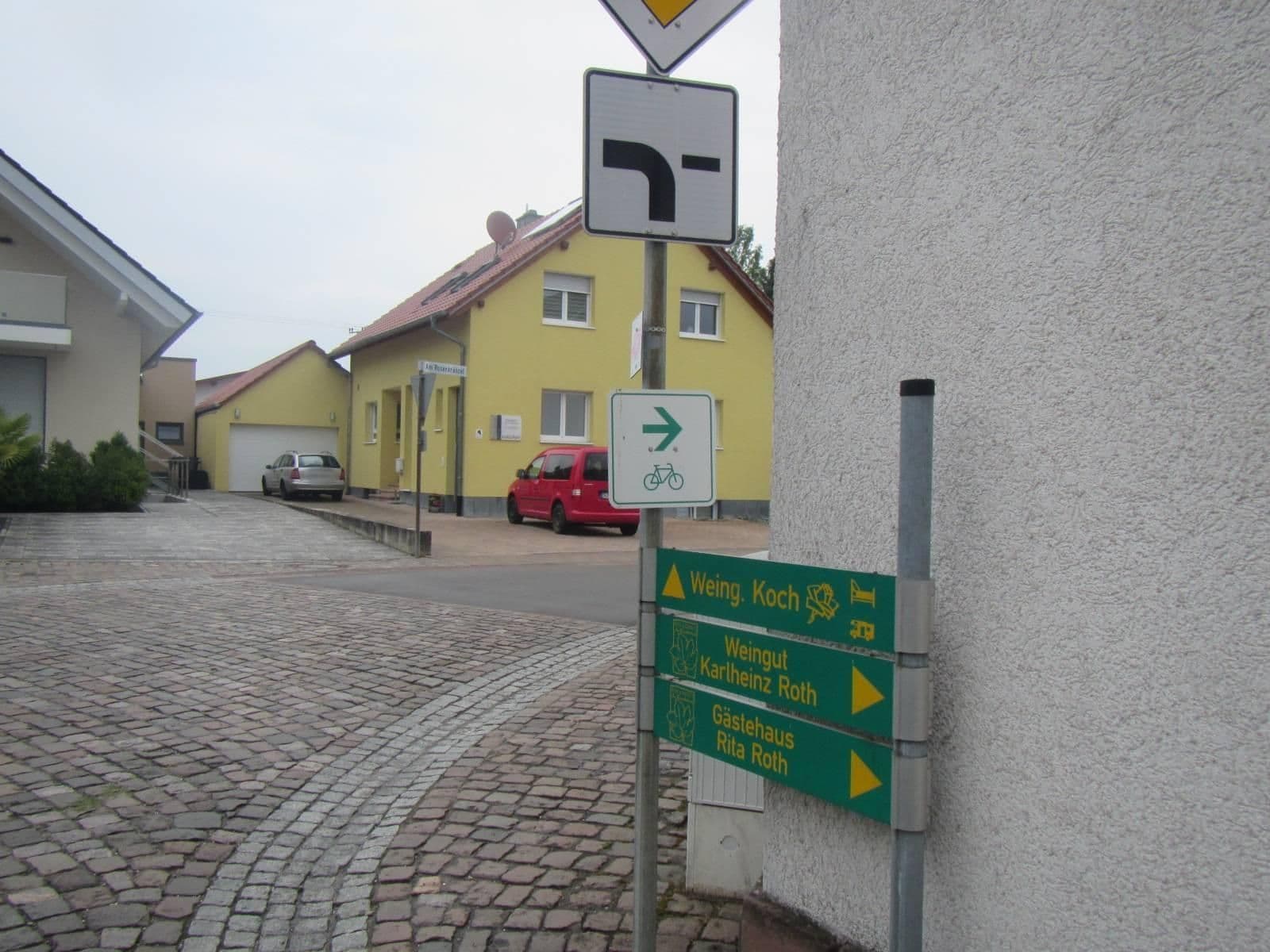 Street view near Ferienwohnung Trunk, Edesheim — © VIA_TZ (CC BY-SA · Mapillary)