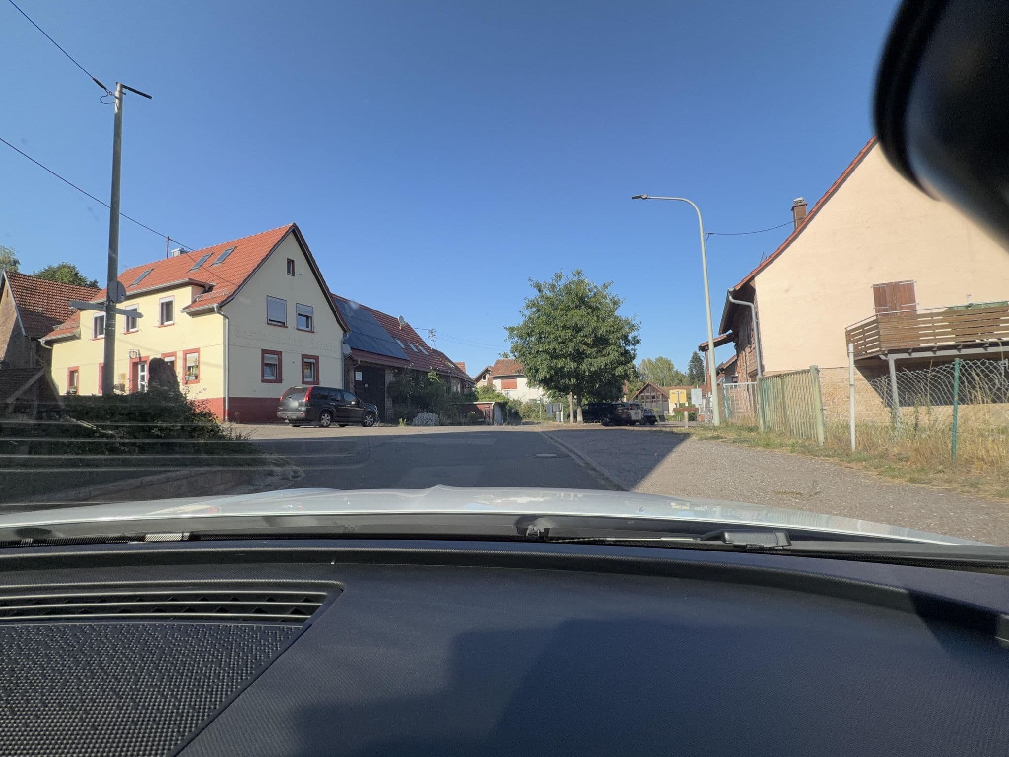 Street view near Pension Waldeslust, Wilgartswiesen — © derlipper (CC BY-SA · Mapillary)