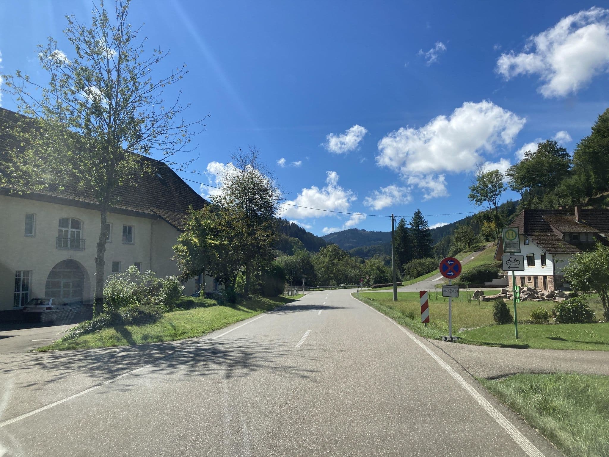 Street view near Haus Sum, Oberwolfach — © tasmaniadevil (CC BY-SA · Mapillary)