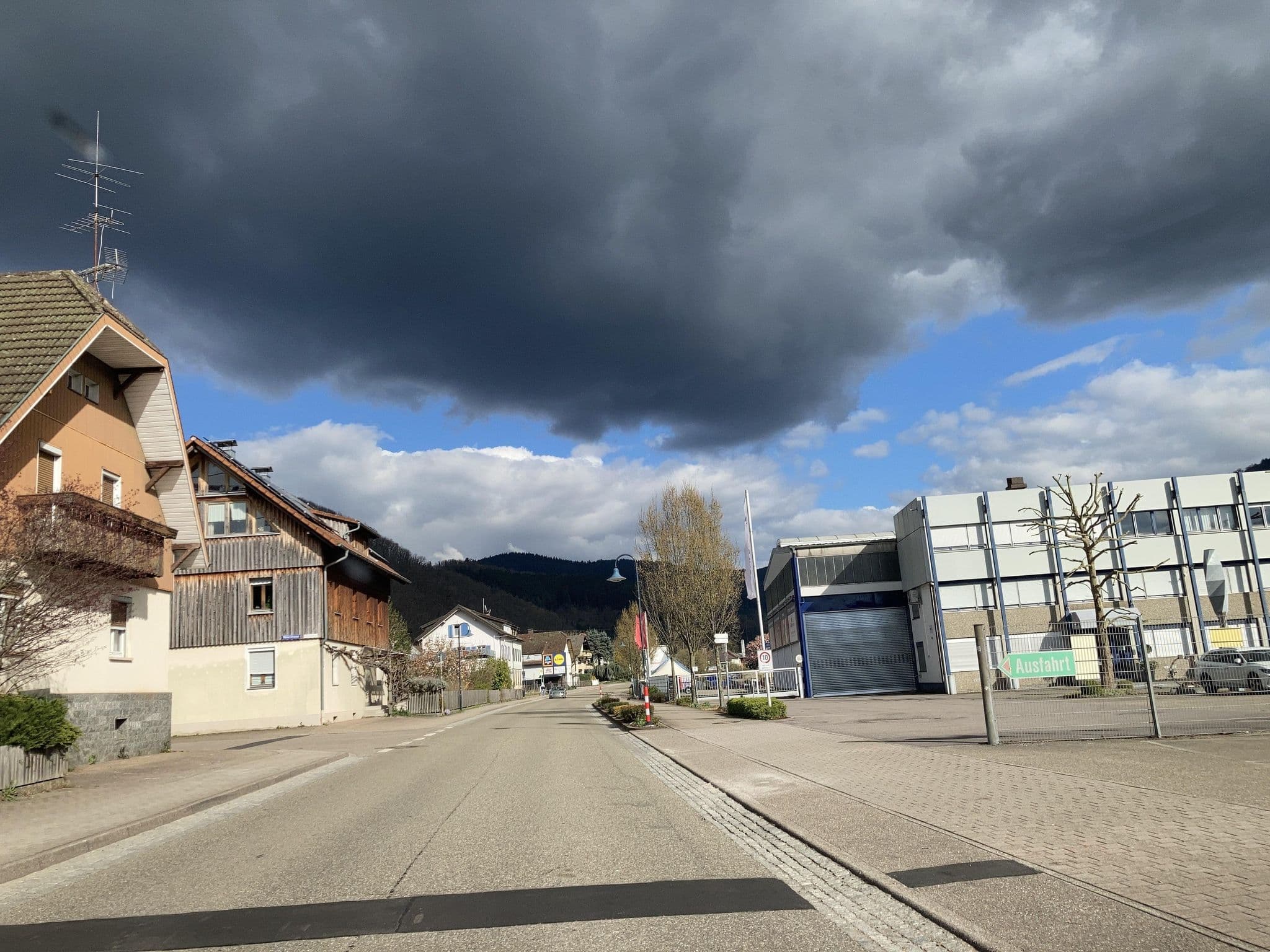 Street view near Gasthaus zur Blume, Hausach — © tasmaniadevil (CC BY-SA · Mapillary)