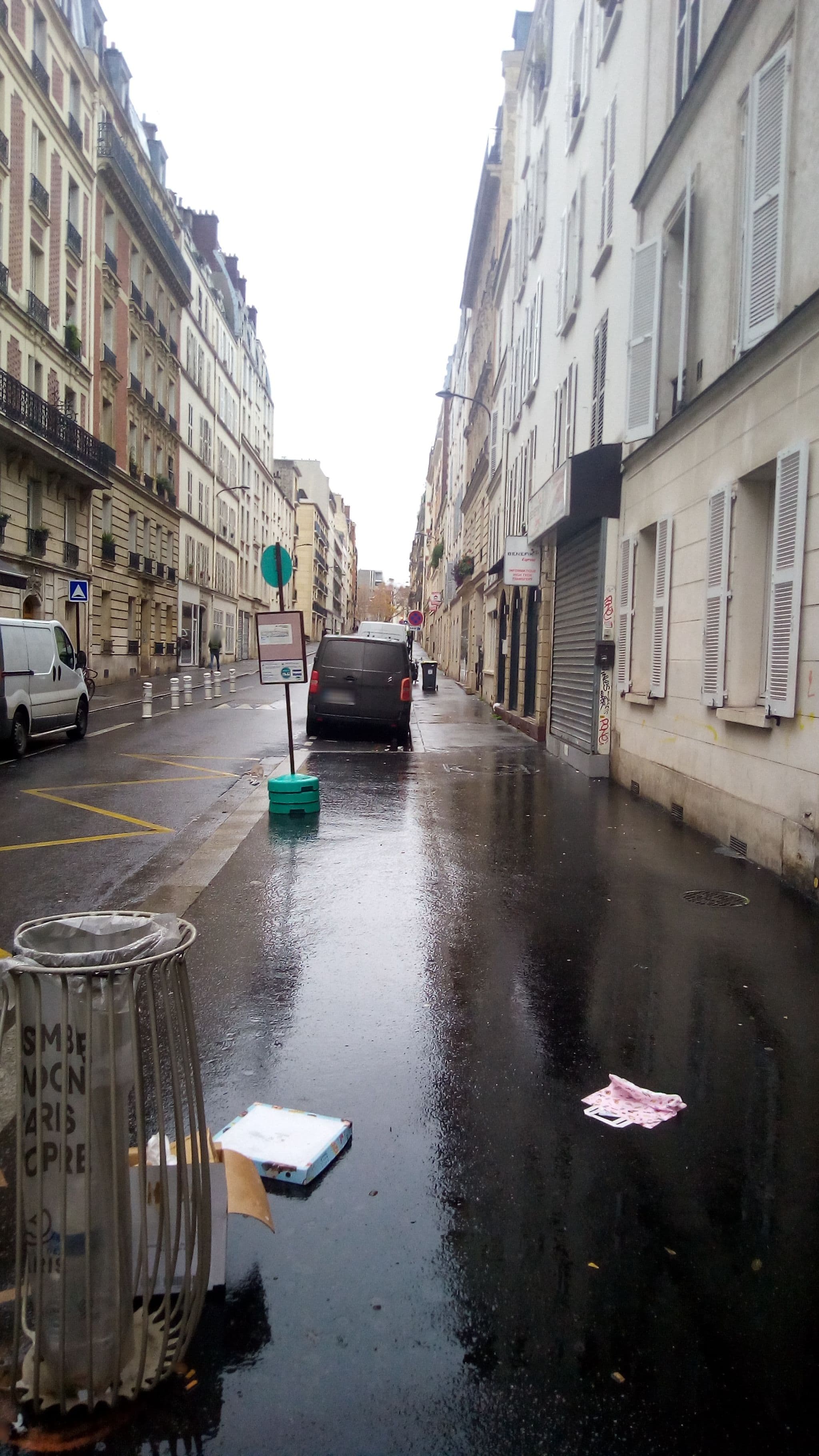 Street view near Kimotel, Paris 17 Batignolles-Monceau — © nlehuby (CC BY-SA · Mapillary)
