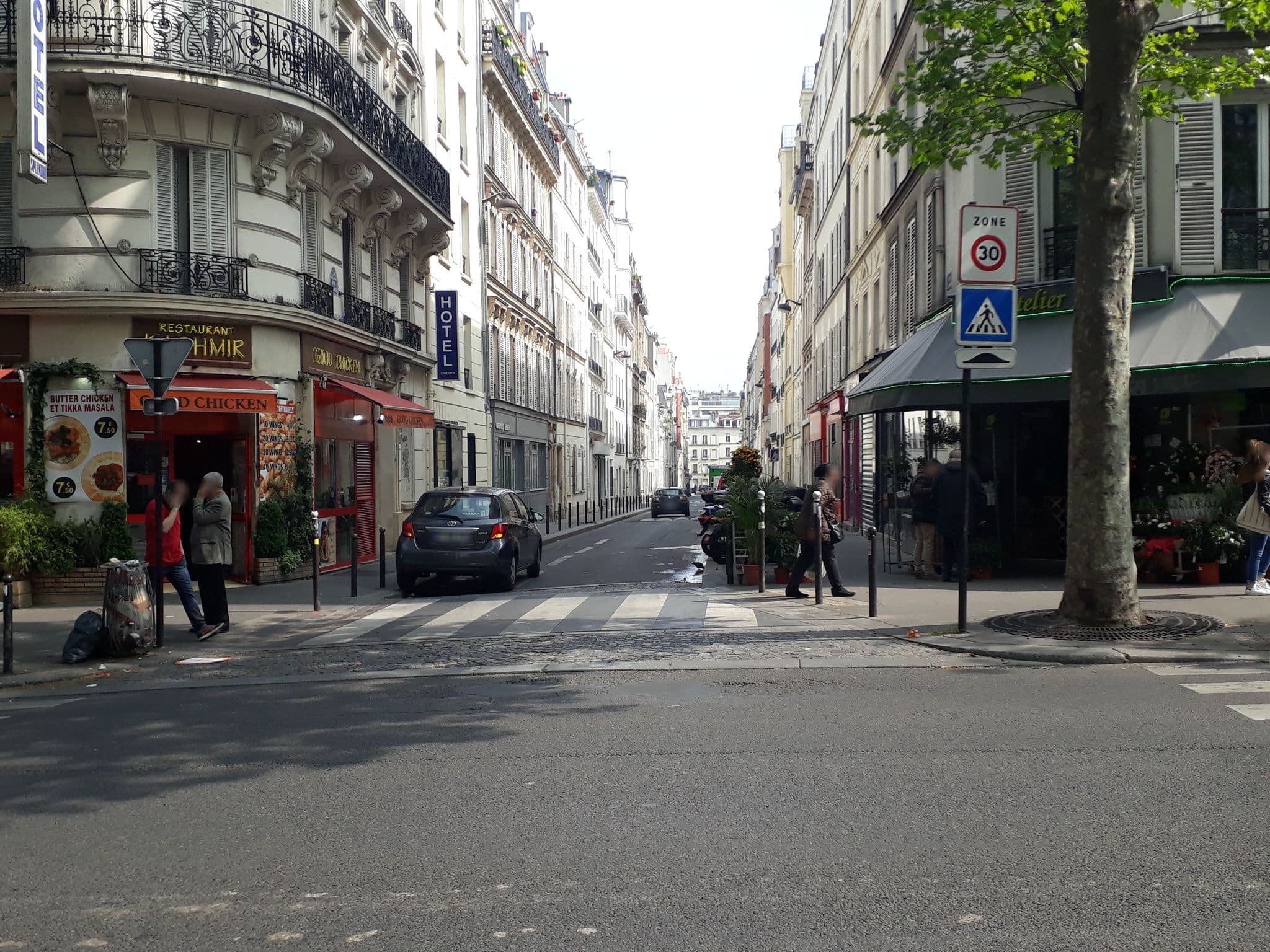 Street view near Hôtel d'Aveyron, Paris 17 Batignolles-Monceau — © laurentlouf (CC BY-SA · Mapillary)