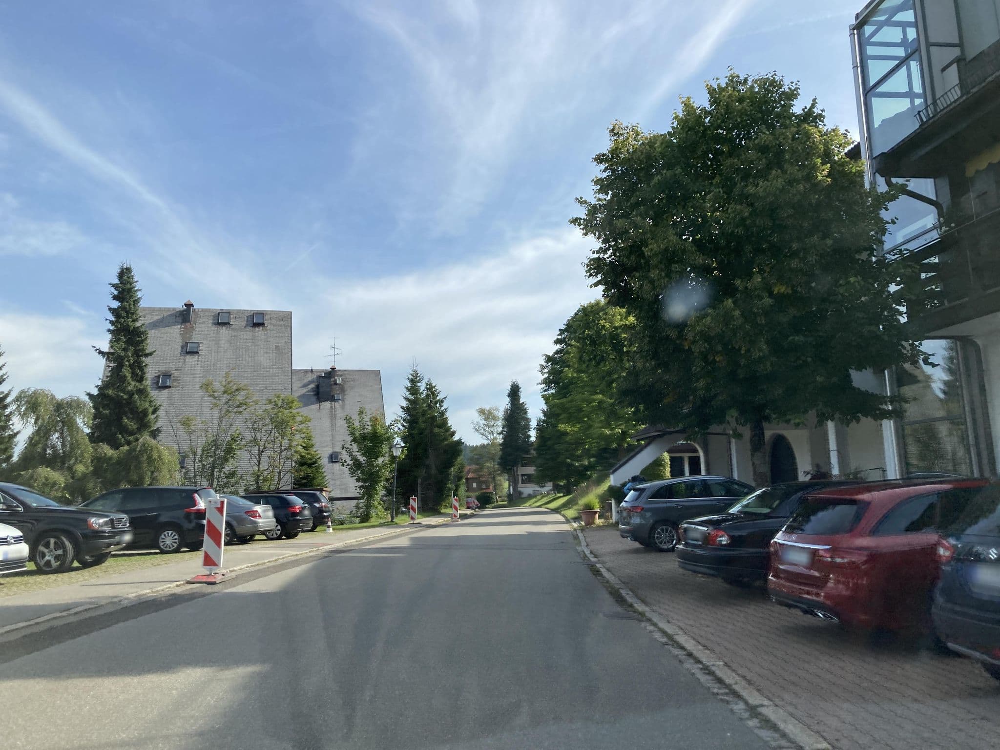 Street view near Wellness Golf und Weinhotel zum Ochsen, Triberg — © tasmaniadevil (CC BY-SA · Mapillary)