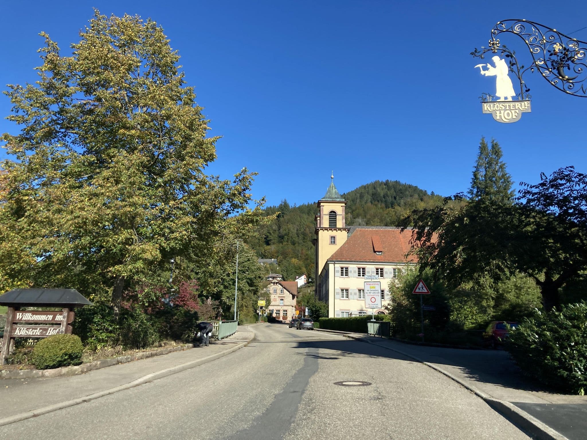 Street view near Schwarzwaldgasthof Klösterle Hof, Bad Rippoldsau-Schapbach — © tasmaniadevil (CC BY-SA · Mapillary)