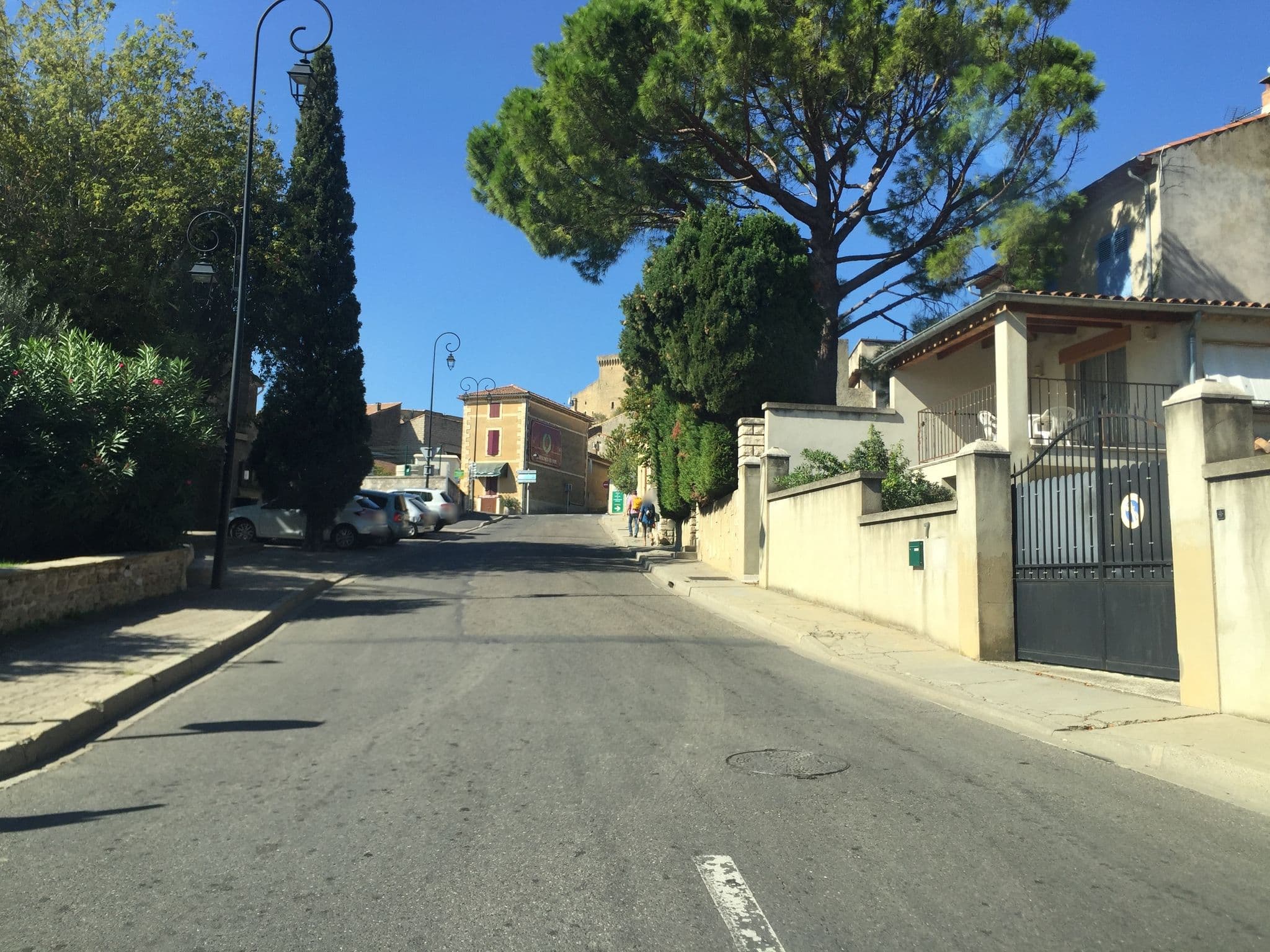 Street view near gîte Melchor Mage, Châteauneuf-du-Pape — © zimmy (CC BY-SA · Mapillary)