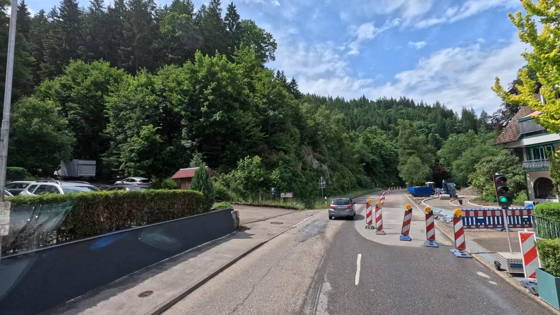 Street view near Schwarzwaldhotel, Forbach — © bct (CC BY-SA · Mapillary)