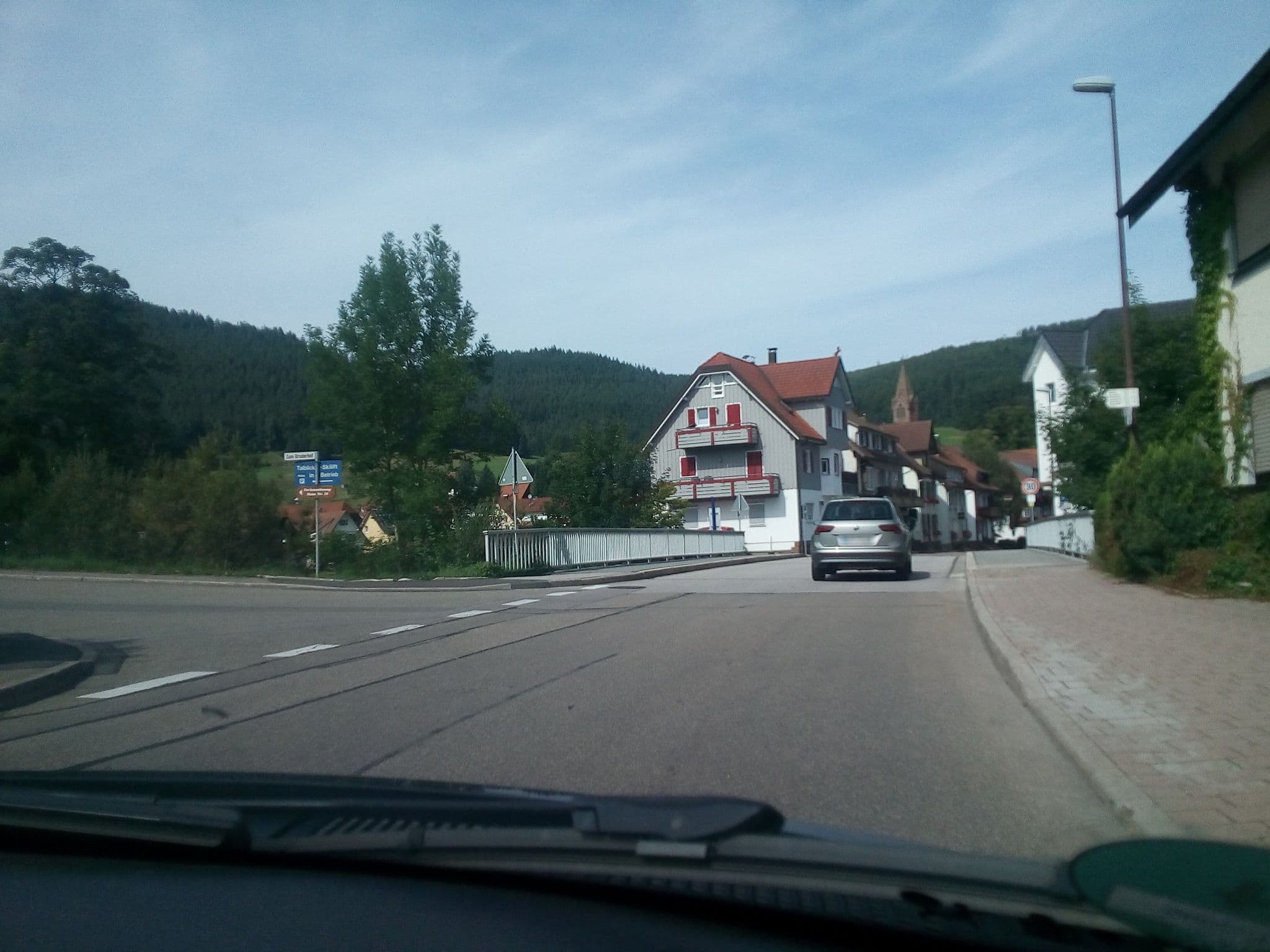 Street view near Hotel Im Tannengrund, Baiersbronn — © karthoo (CC BY-SA · Mapillary)