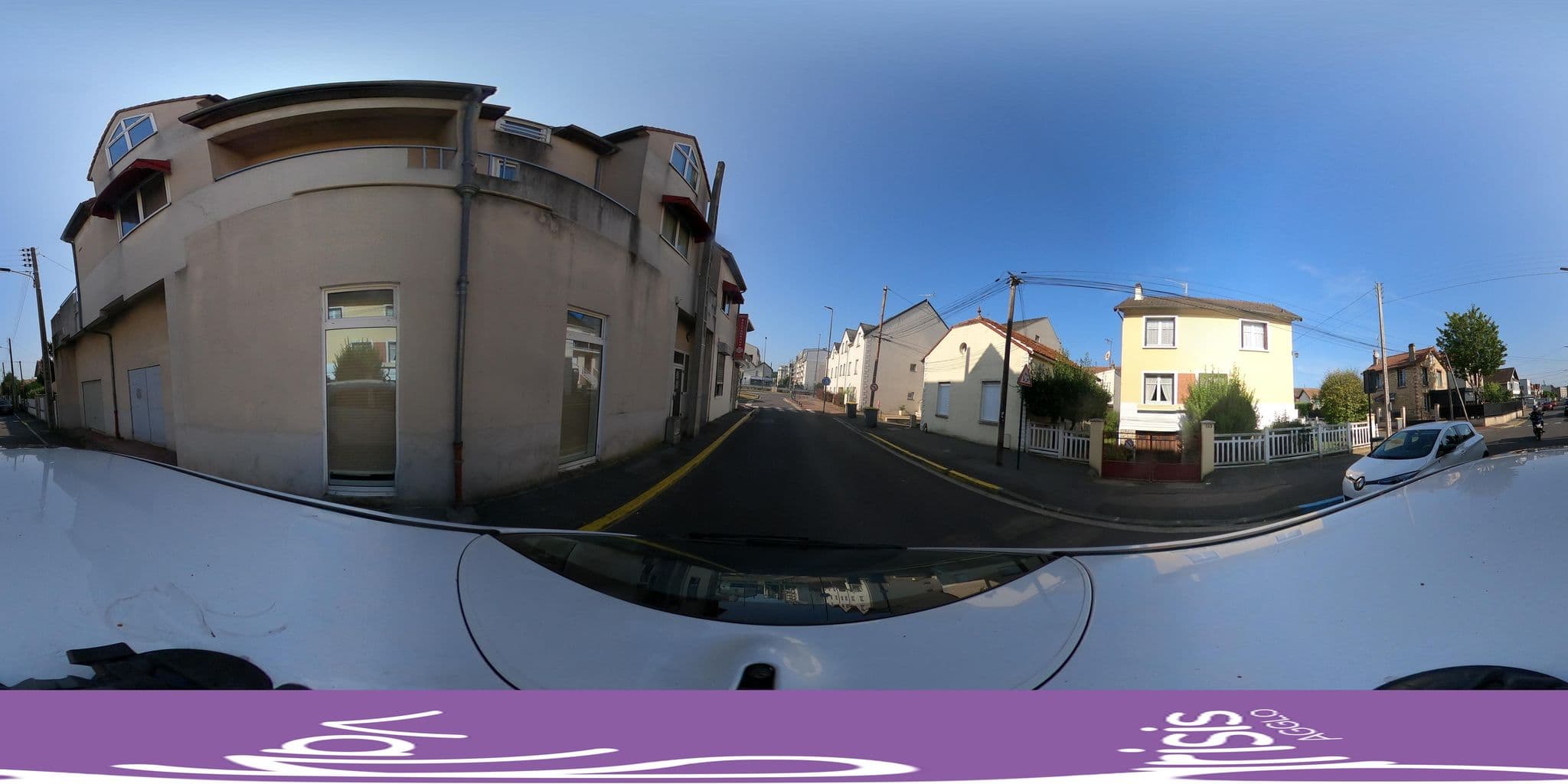 Street view near Chez Pierre, Le Plessis-Bouchard — © sigCAVP (CC BY-SA · Mapillary)