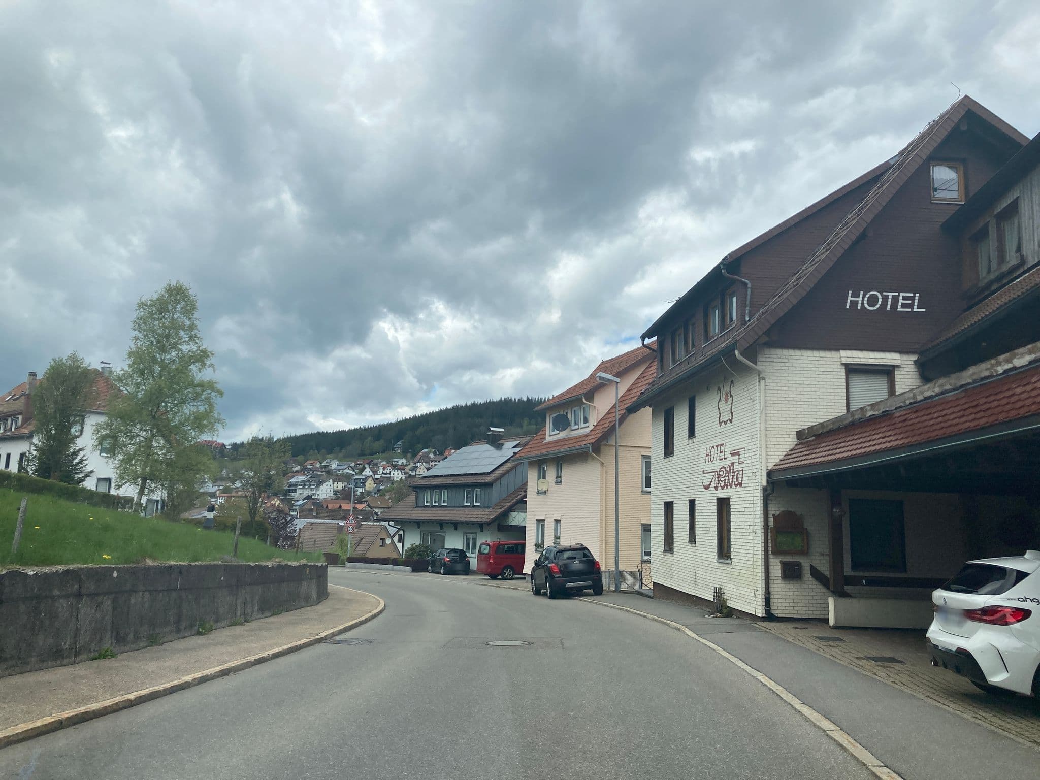 Street view near Hotel Rita - Schonach, Schonach im Schwarzwald — © tasmaniadevil (CC BY-SA · Mapillary)