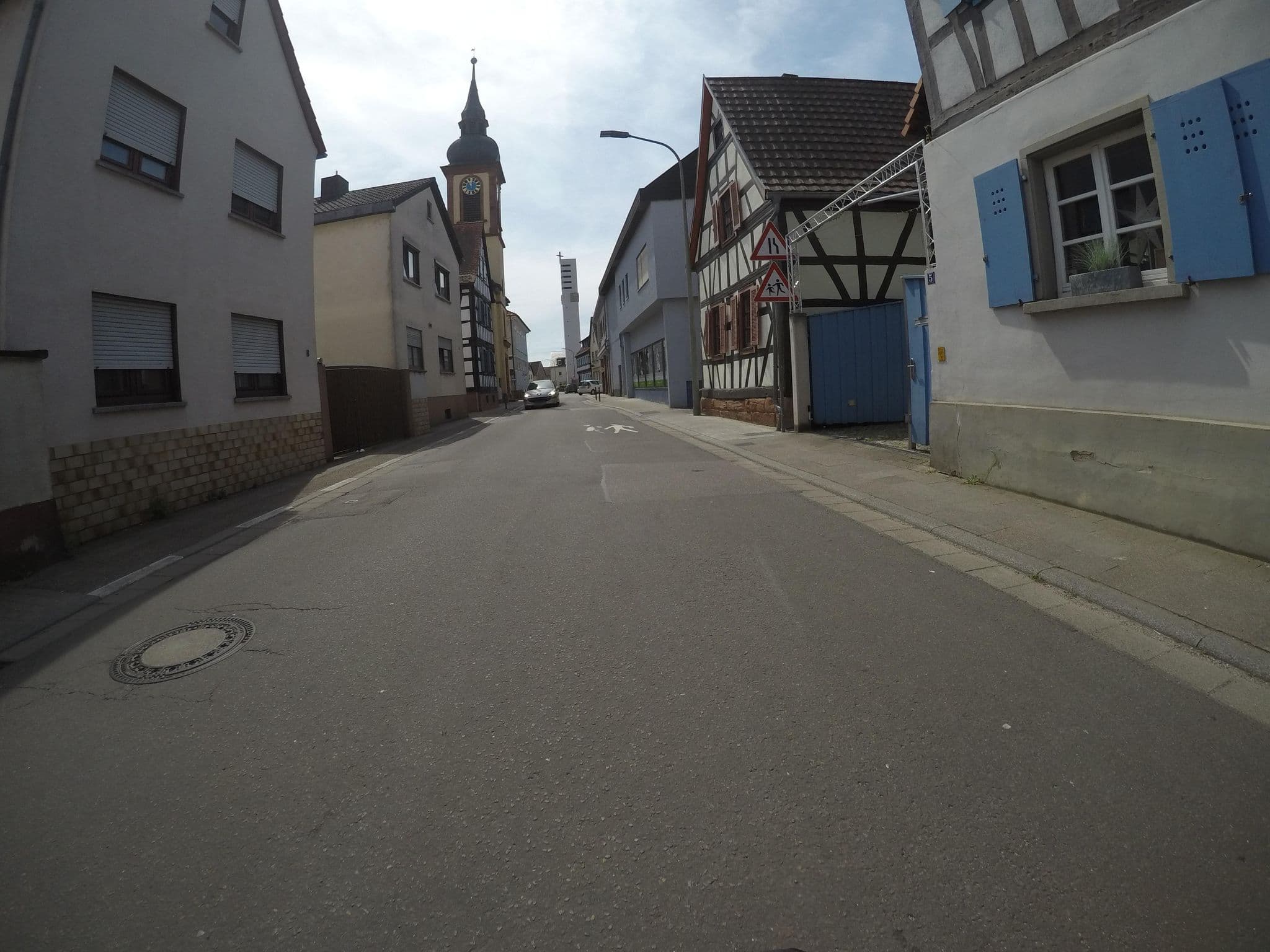 Street view near Hotel Hirsch, Wörth am Rhein — © mfa (CC BY-SA · Mapillary)