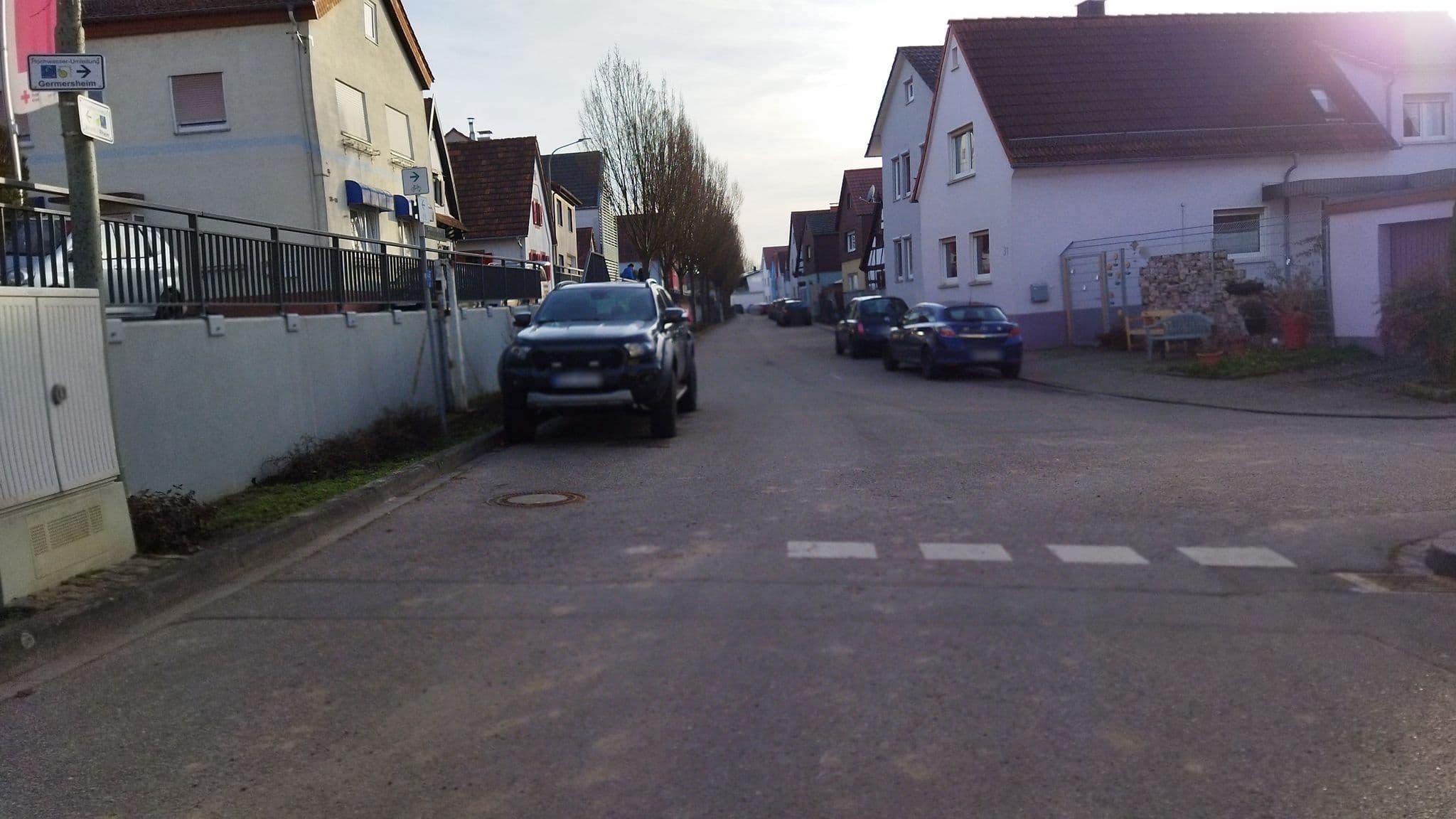 Street view near Hotel Insel, Wörth am Rhein — © changchun1 (CC BY-SA · Mapillary)