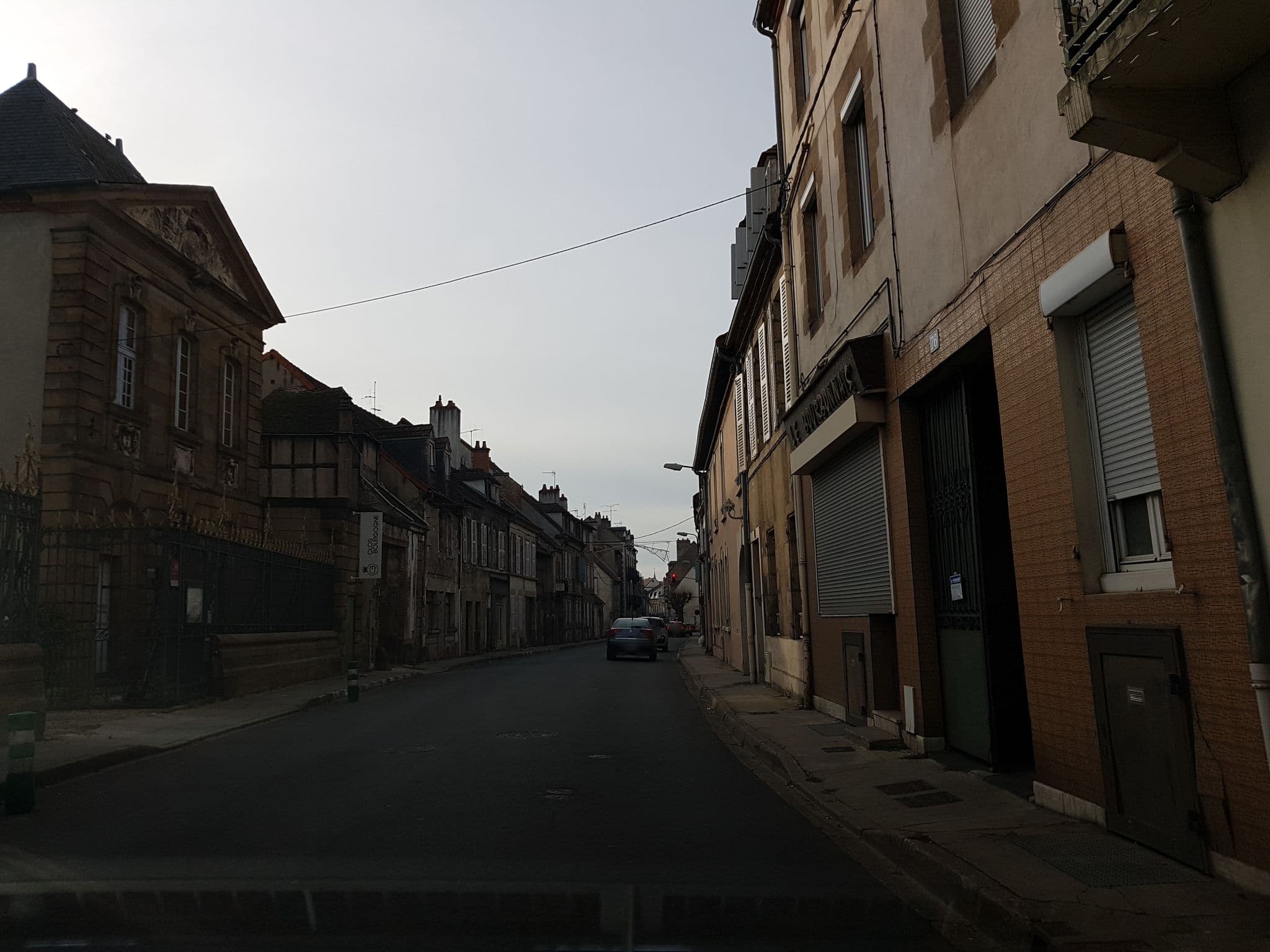 Street view near Le Clos de Bourgogne, Moulins — © fgouget (CC BY-SA · Mapillary)