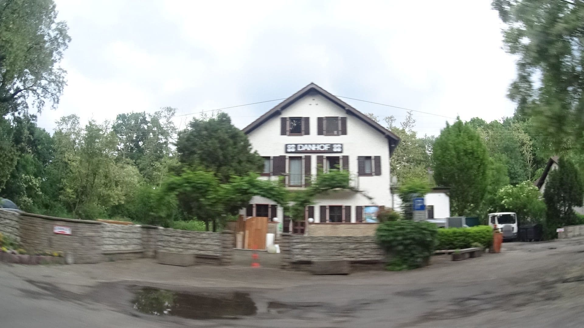 Street view near Waldgasthof Zur Großen Erde, Limburgerhof — © ramap (CC BY-SA · Mapillary)