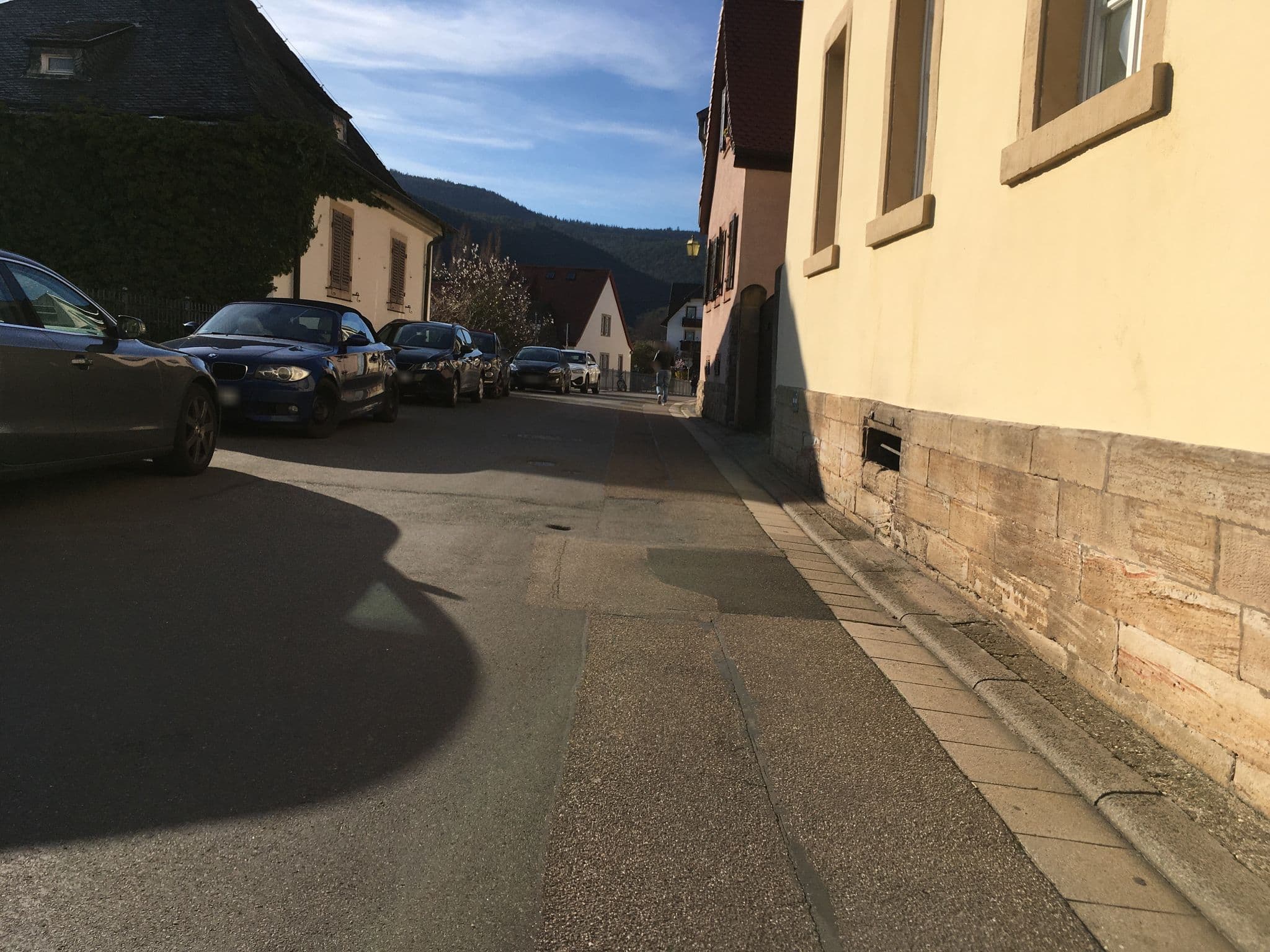 Street view near Ferienwohnung Mithras-Stuben, Neustadt an der Weinstraße — © changchun1 (CC BY-SA · Mapillary)