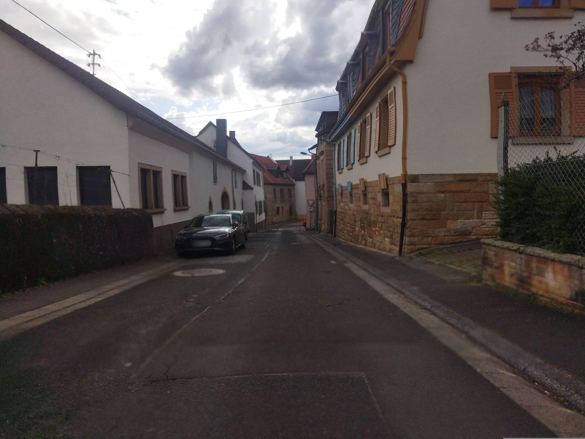 Street view near Ferienwohnung Haus Wiedemann, Neustadt an der Weinstraße, Neustadt an der Weinstraße — © changchun1 (CC BY-SA · Mapillary)
