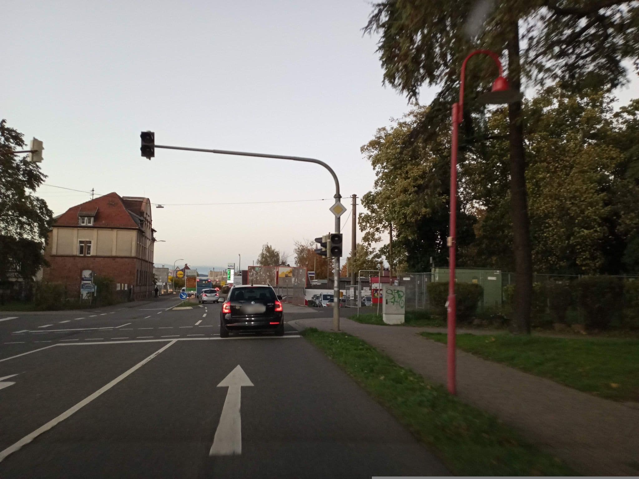 Street view near Gasthof zur alten Waage, Edenkoben — © atze02 (CC BY-SA · Mapillary)