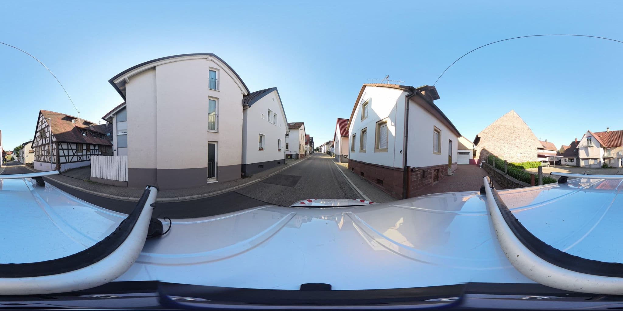 Street view near Gasthof-Hotel zum Goldenen Lamm, Königsbach-Stein — © tasmaniadevil (CC BY-SA · Mapillary)
