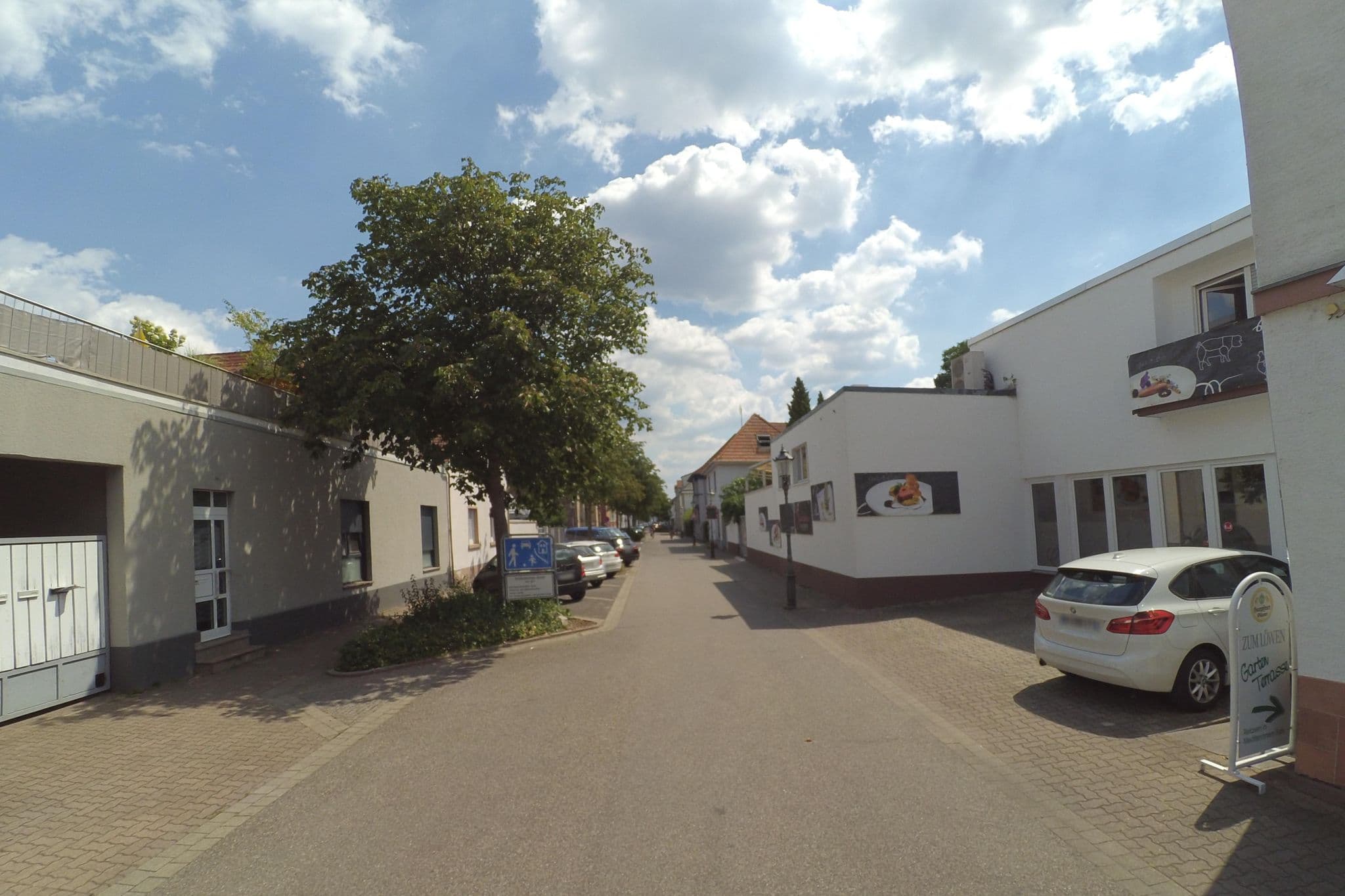 Street view near garbo zum Löwen, Eggenstein-Leopoldshafen — © wegavision (CC BY-SA · Mapillary)