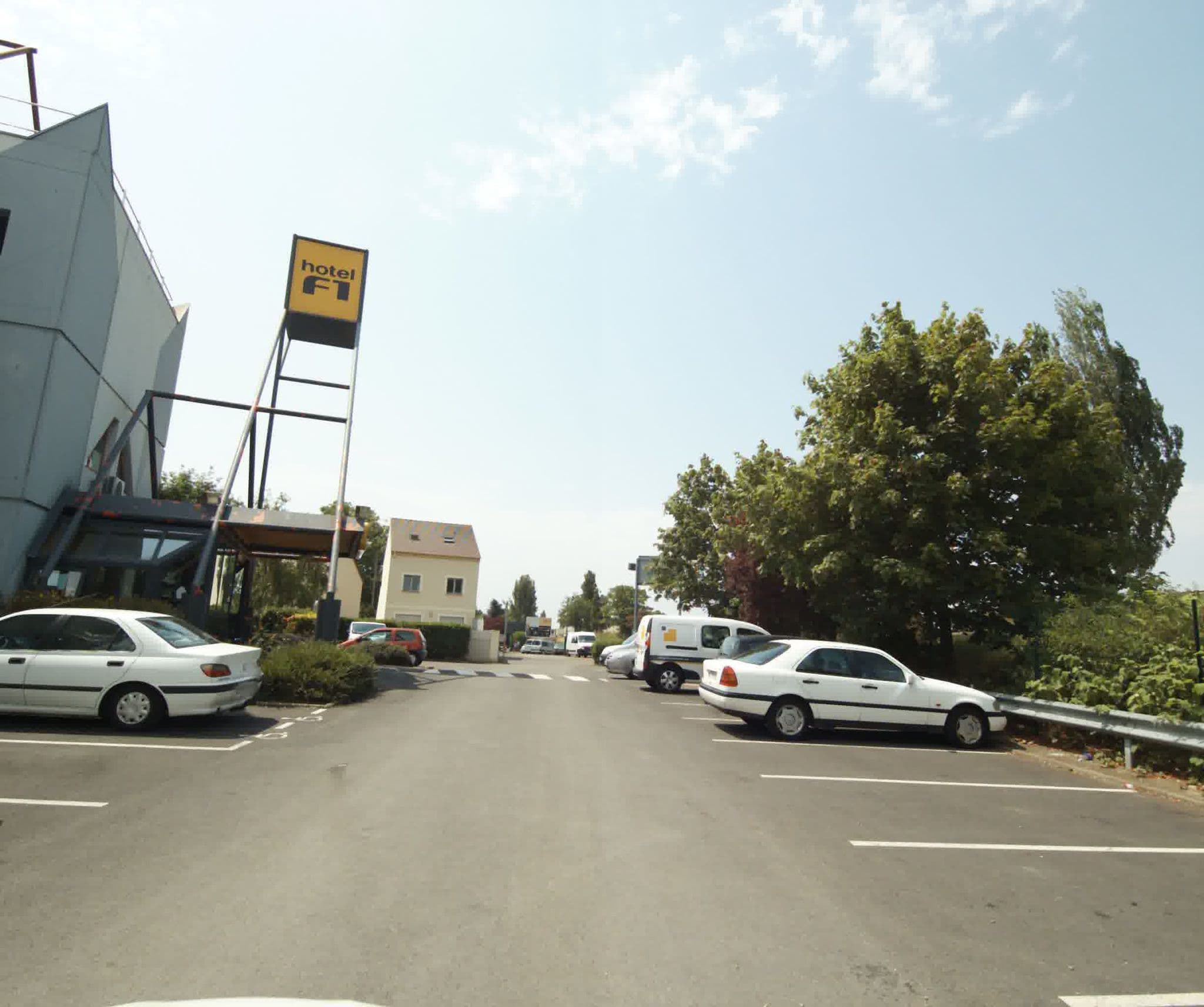 Street view near Formule 1, Conflans-Sainte-Honorine — © sogefi (CC BY-SA · Mapillary)