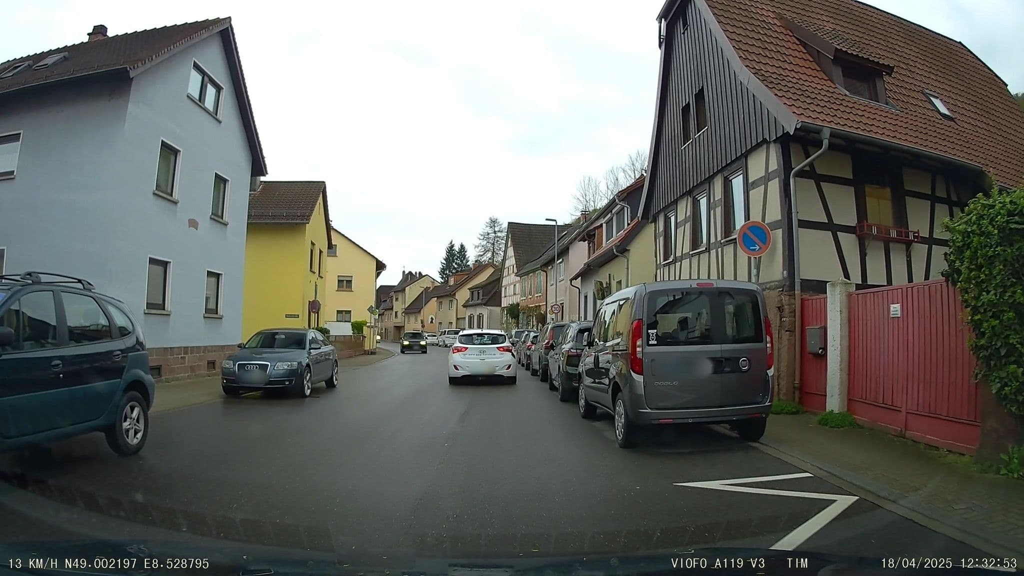 Street view near Hotel Phoenix Karlsruhe, Jöhlingen — © tim3003 (CC BY-SA · Mapillary)