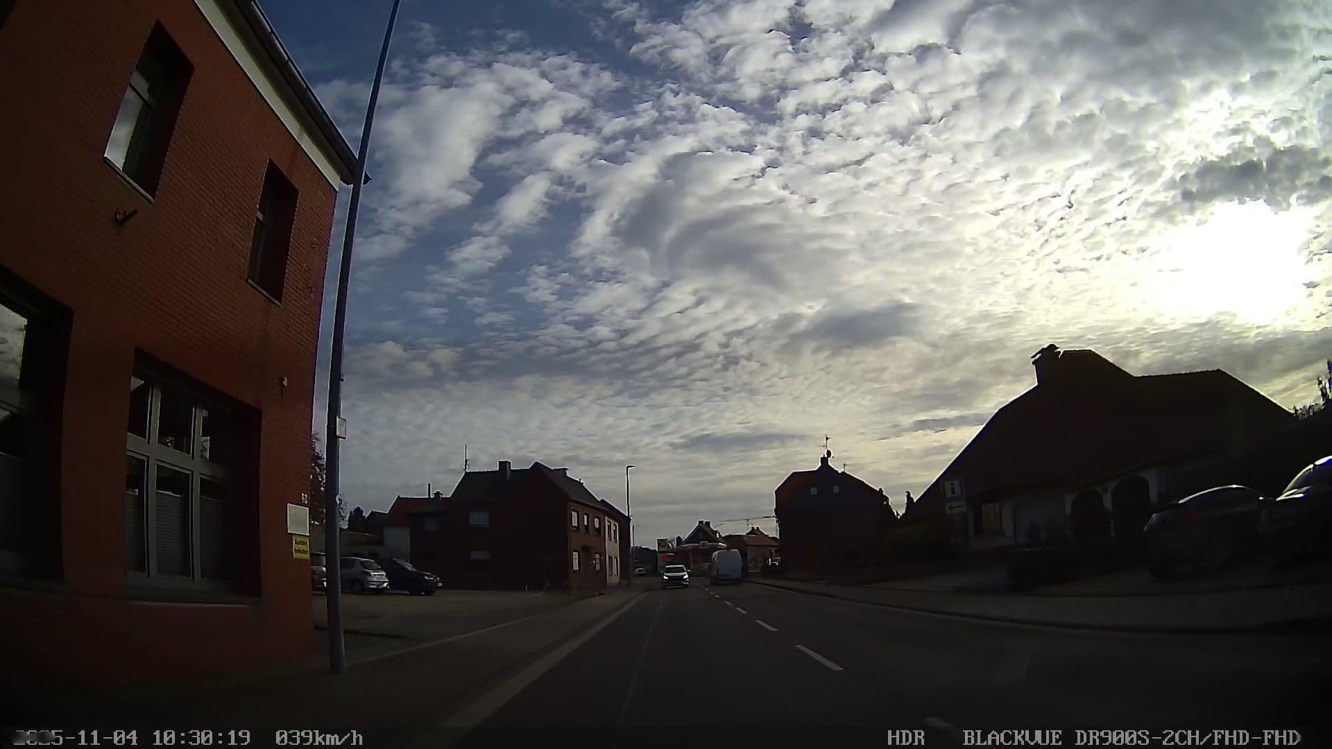 Street view near Gaststätte Vermeulen-Schäpers, Saeffelen — © madel (CC BY-SA · Mapillary)