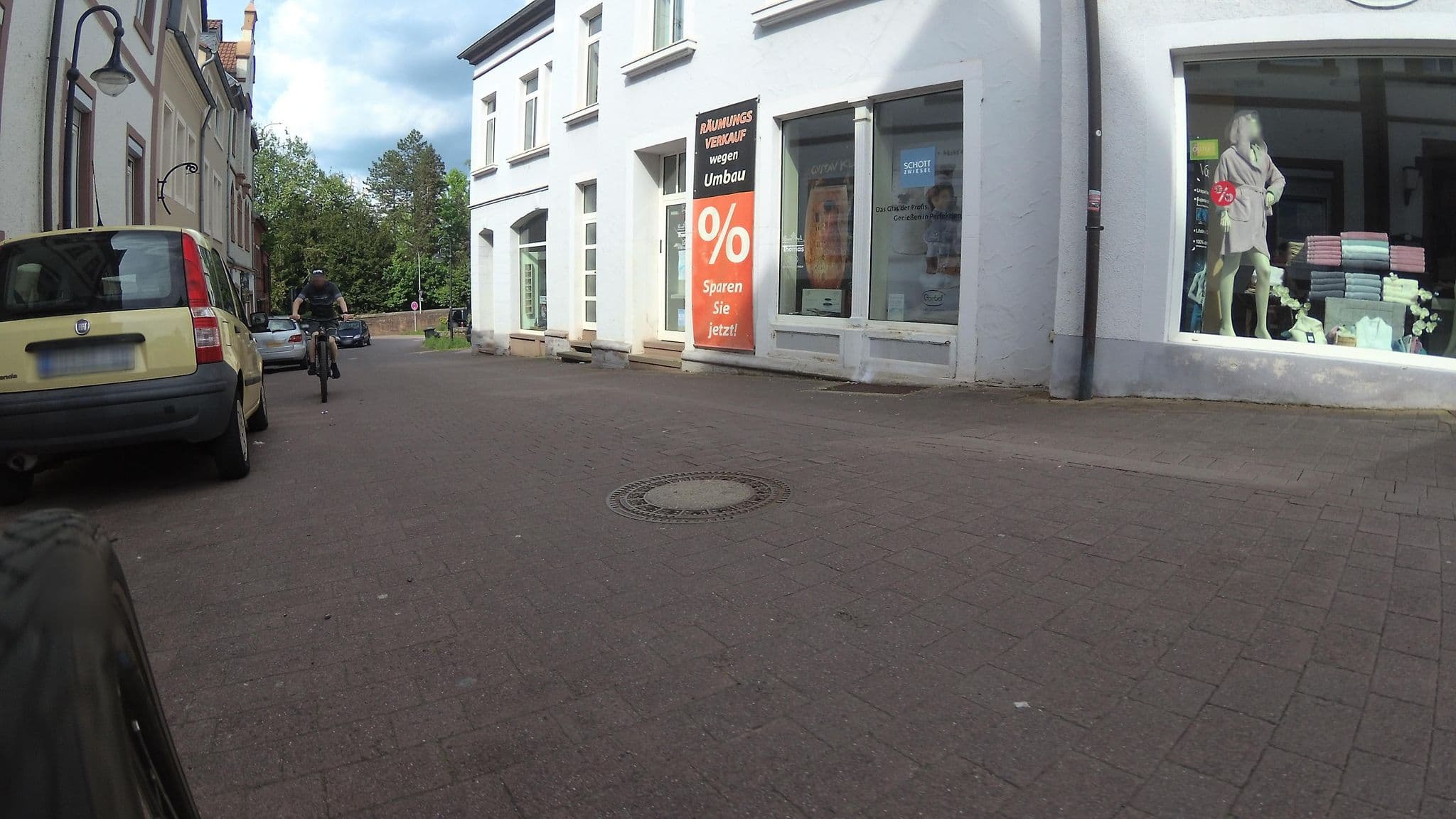 Street view near Saargruß Aparthotel, Mettlach — © teddy73 (CC BY-SA · Mapillary)