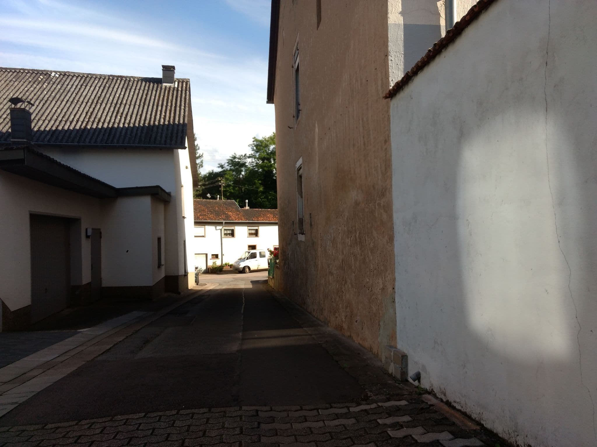 Street view near Ferienwohnung Dorfbrunnen, Merzig — © lokilech (CC BY-SA · Mapillary)