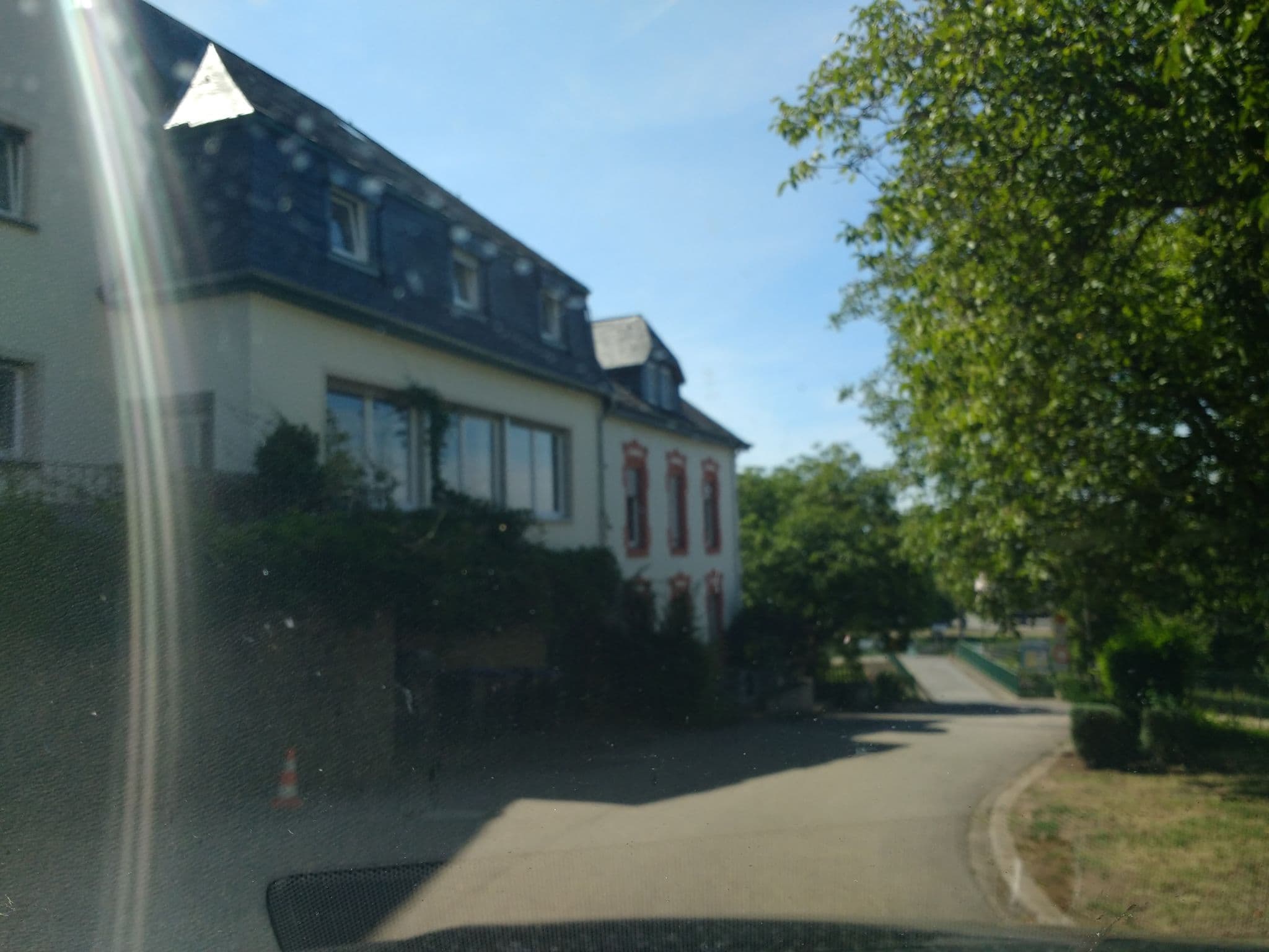 Street view near Jeger Johann P. Gasthaus und Pension, Palzem — © igdb (CC BY-SA · Mapillary)