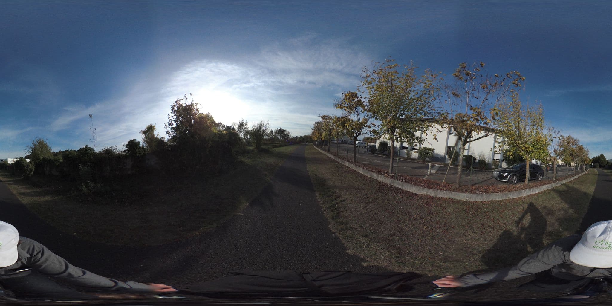 Street view near Hôtel d'Arcins, Latresne — © geovelo (CC BY-SA · Mapillary)